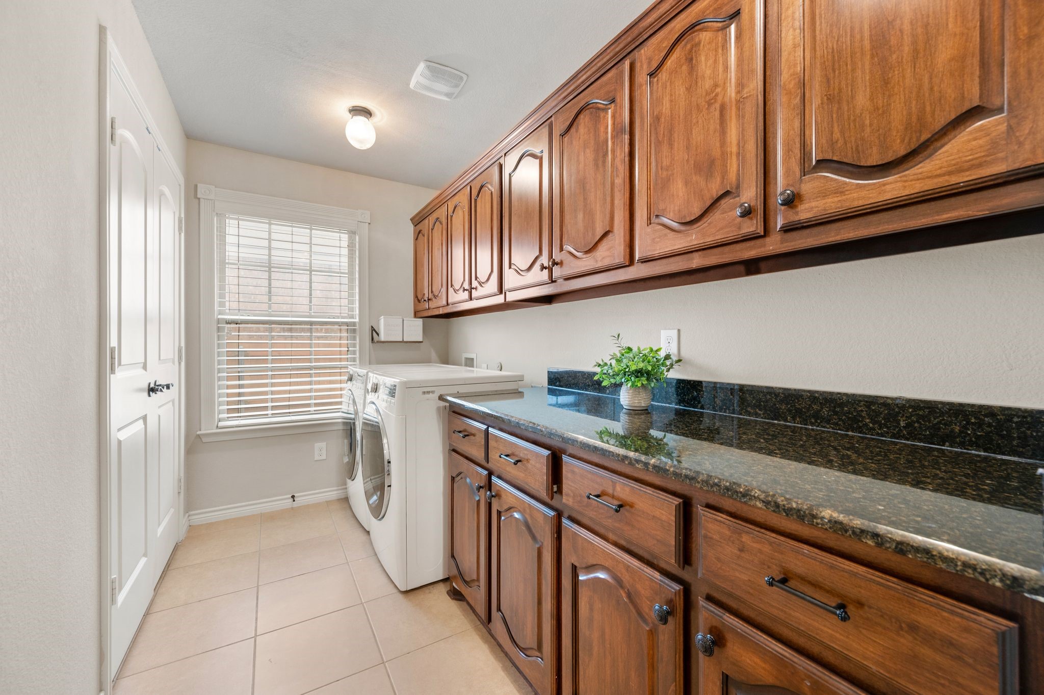 11712 Wolfcreek Lane