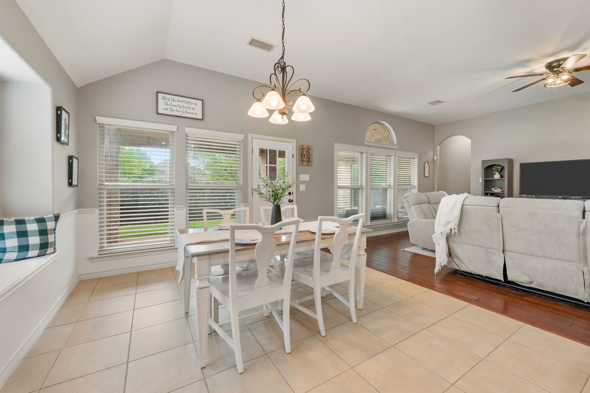 11712 Wolfcreek Lane