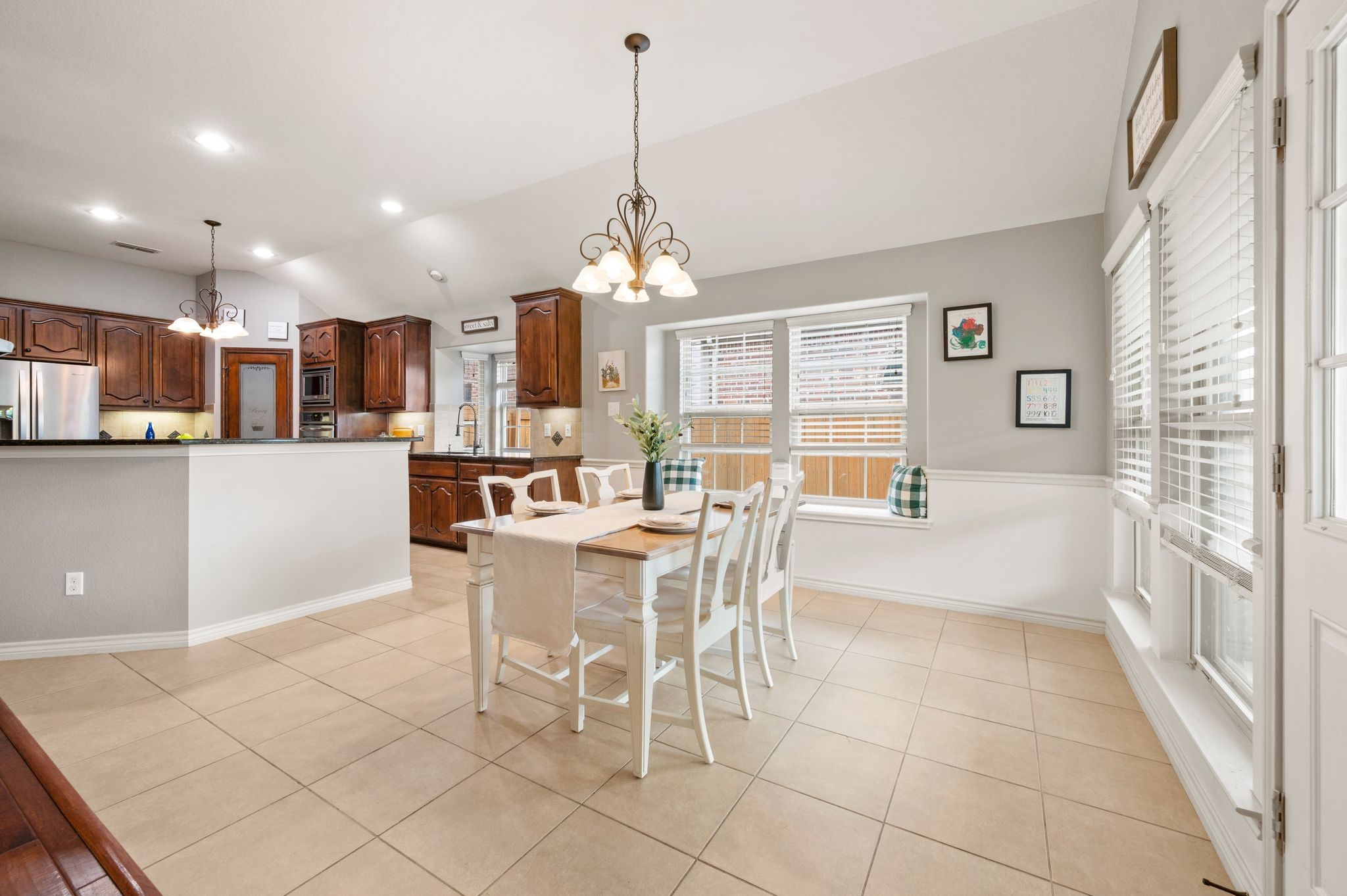 11712 Wolfcreek Lane