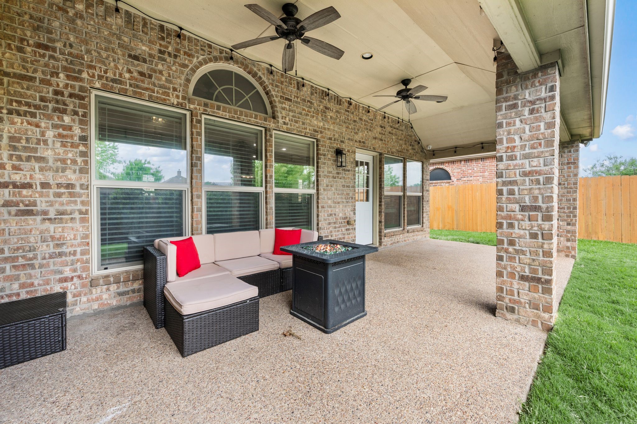 11712 Wolfcreek Lane
