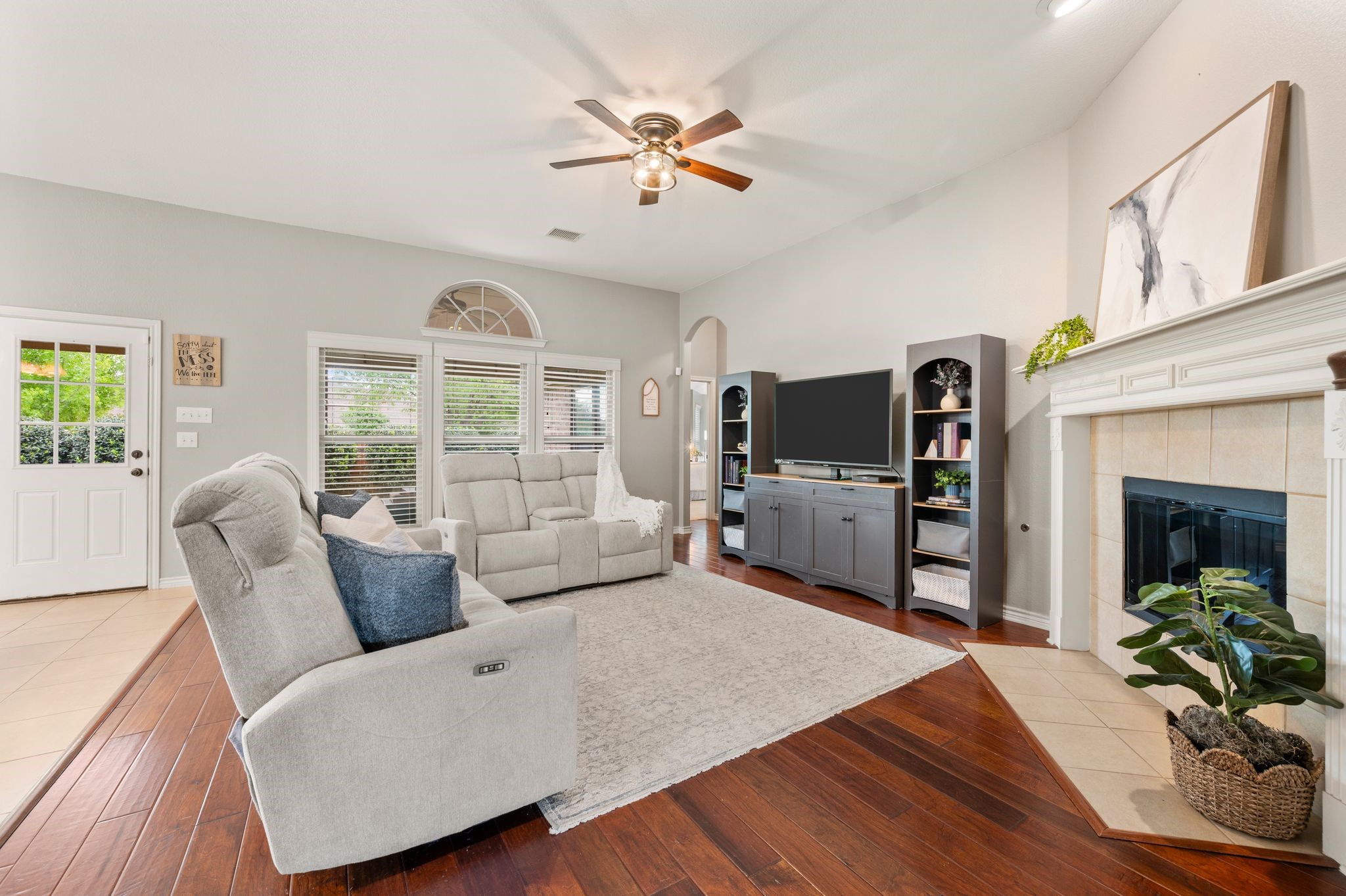 11712 Wolfcreek Lane