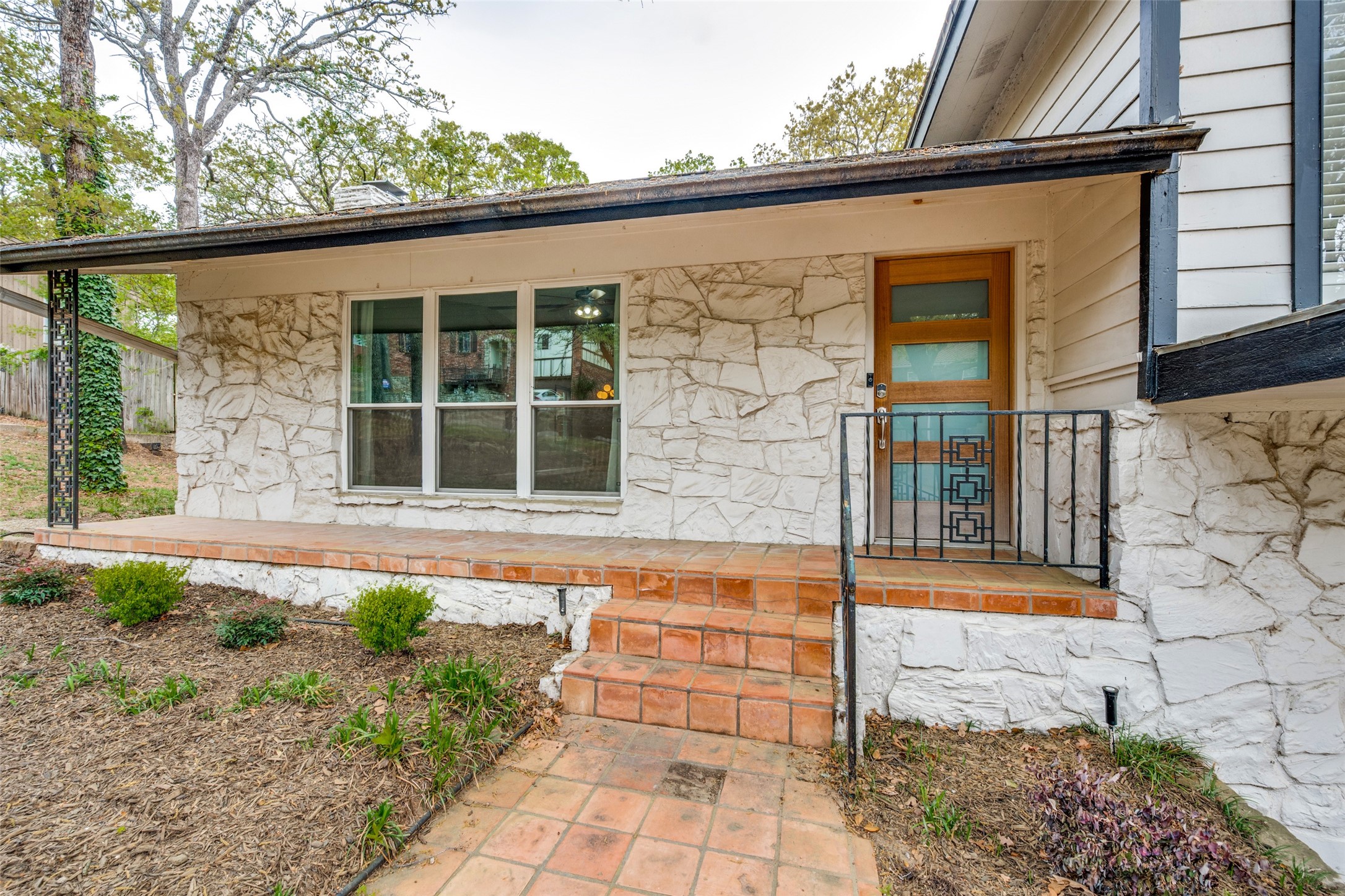 2705 Black Oak Lane