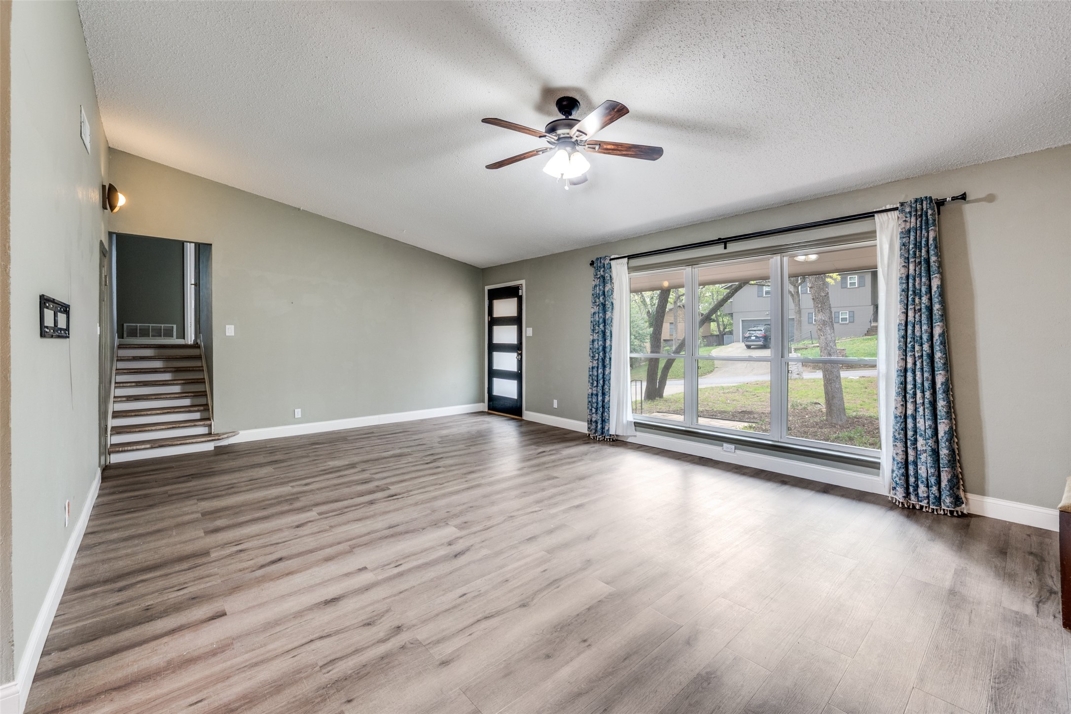 2705 Black Oak Lane