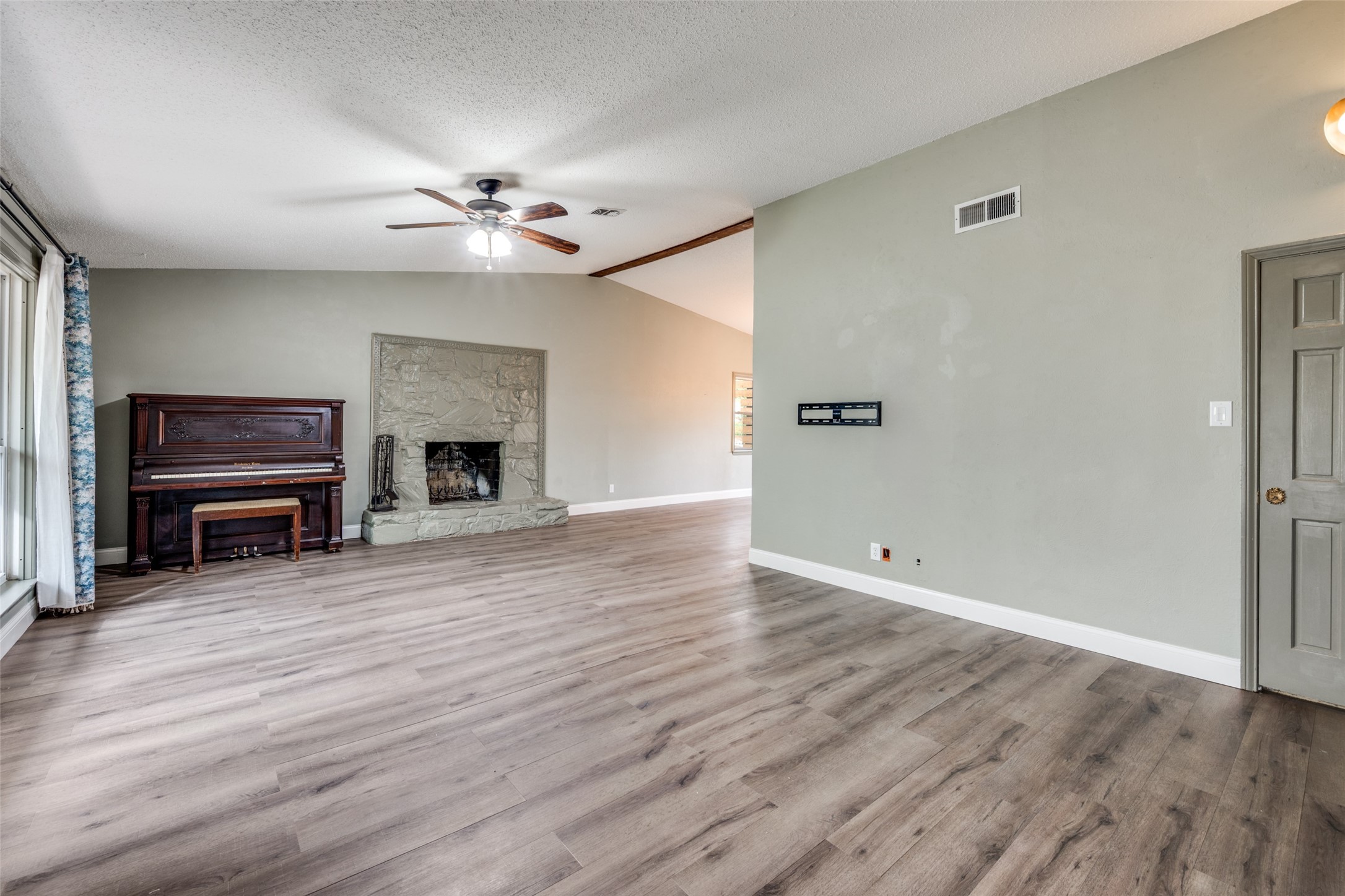 2705 Black Oak Lane