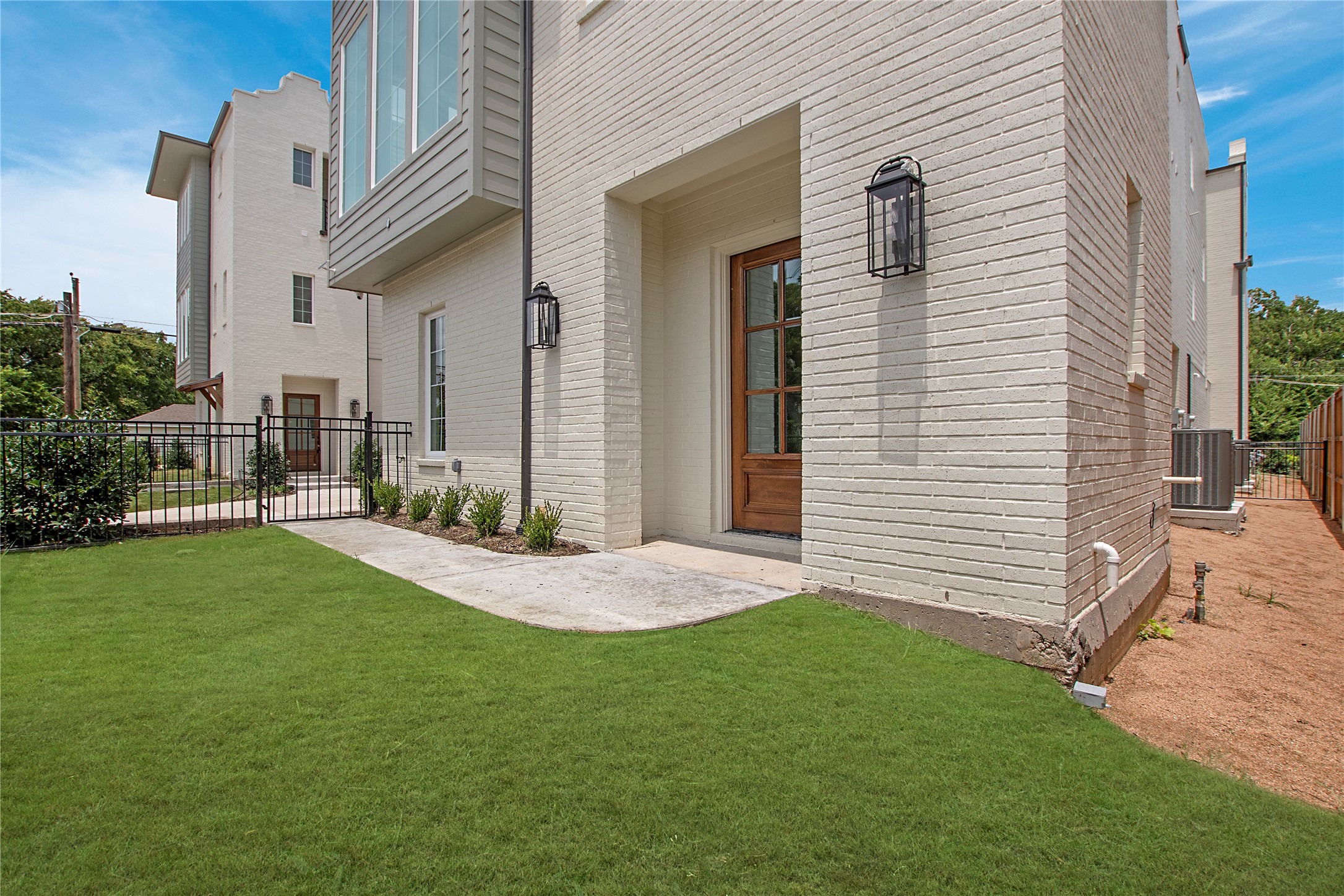 1031 Mobile Street