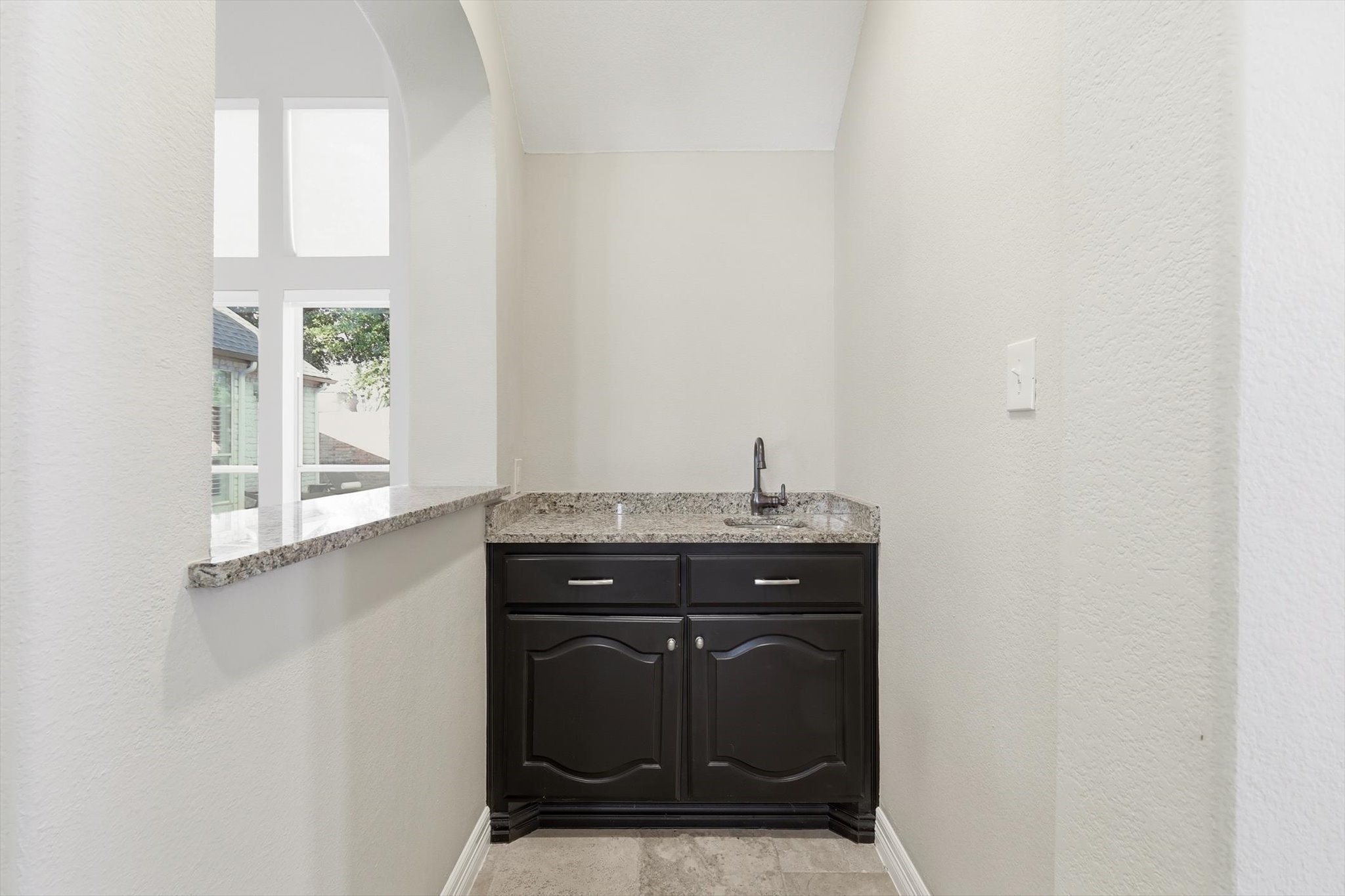6401 Bermuda Dunes Drive