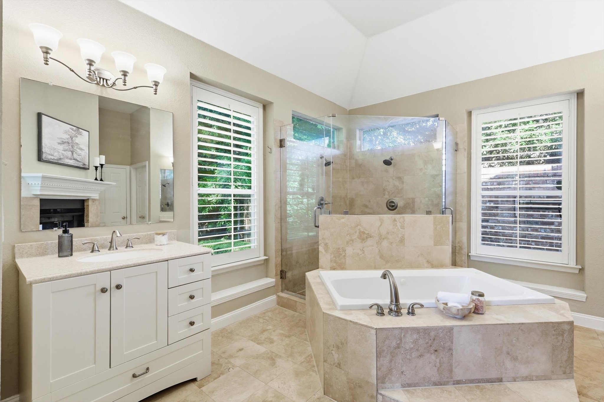 6401 Bermuda Dunes Drive