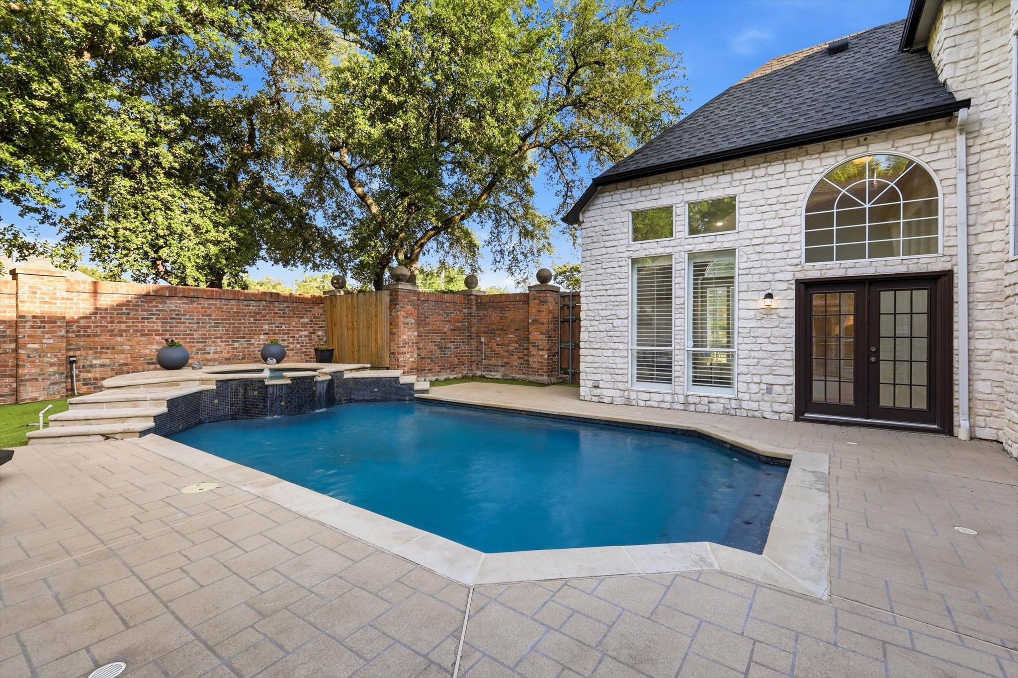 6401 Bermuda Dunes Drive