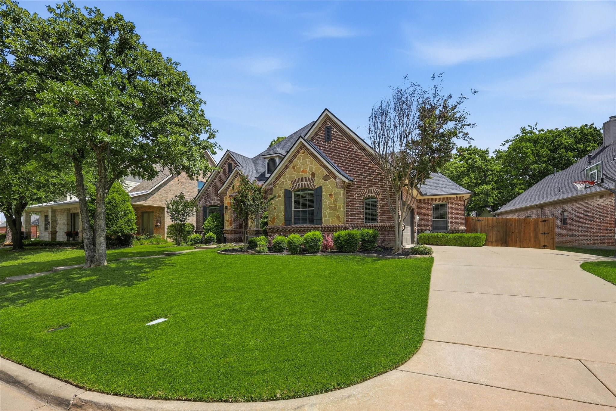 3408 Comanche Trail