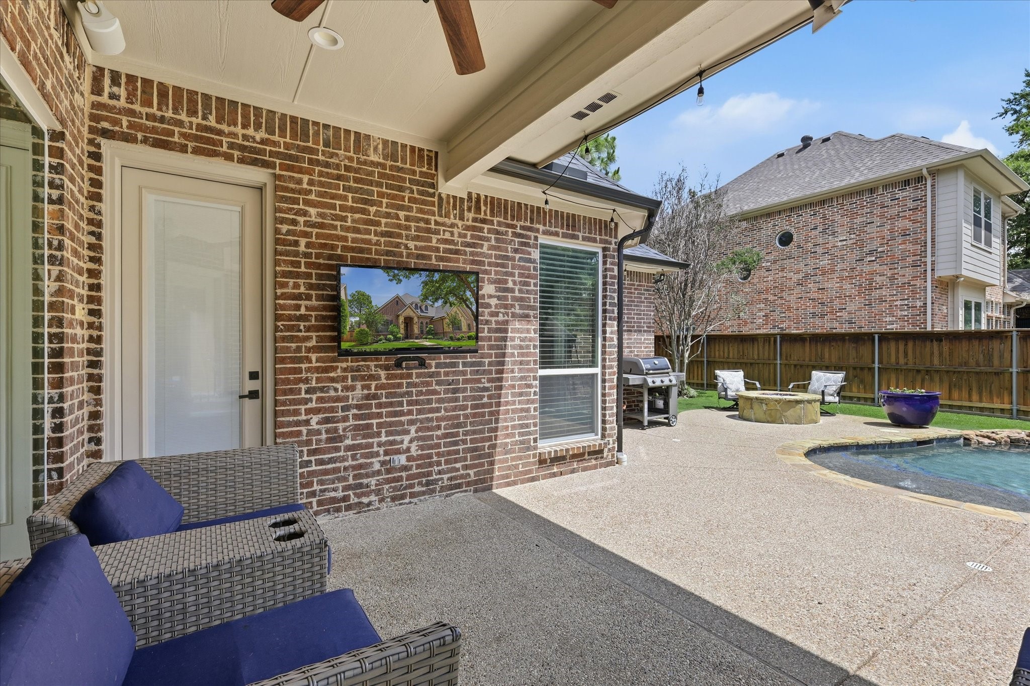 3408 Comanche Trail