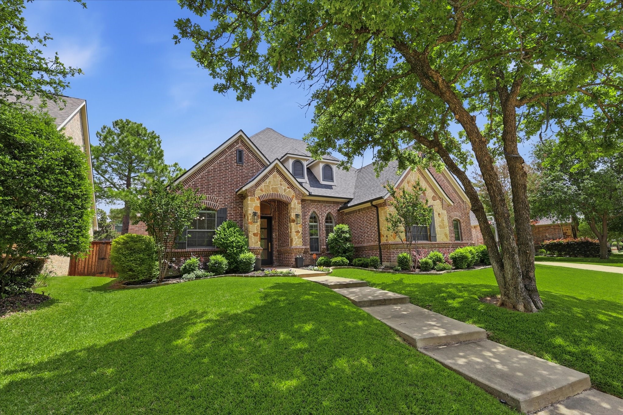 3408 Comanche Trail