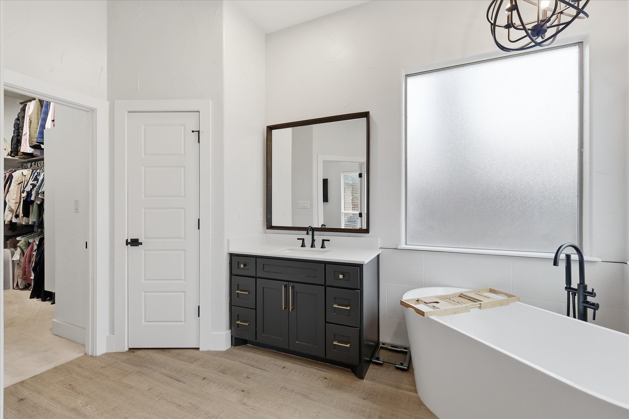 3408 Comanche Trail