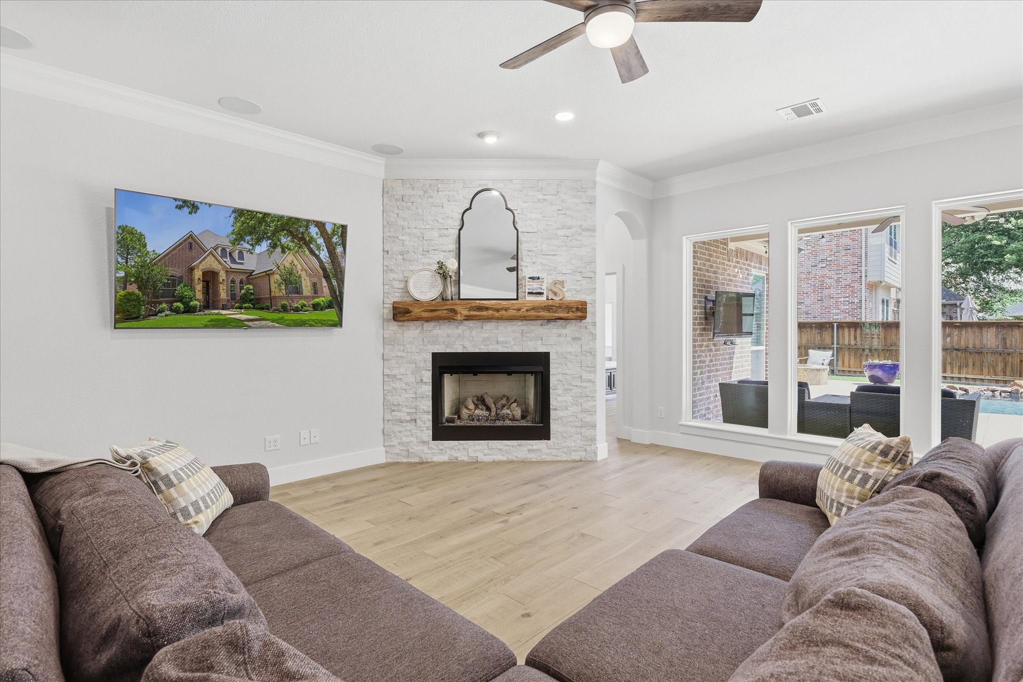 3408 Comanche Trail