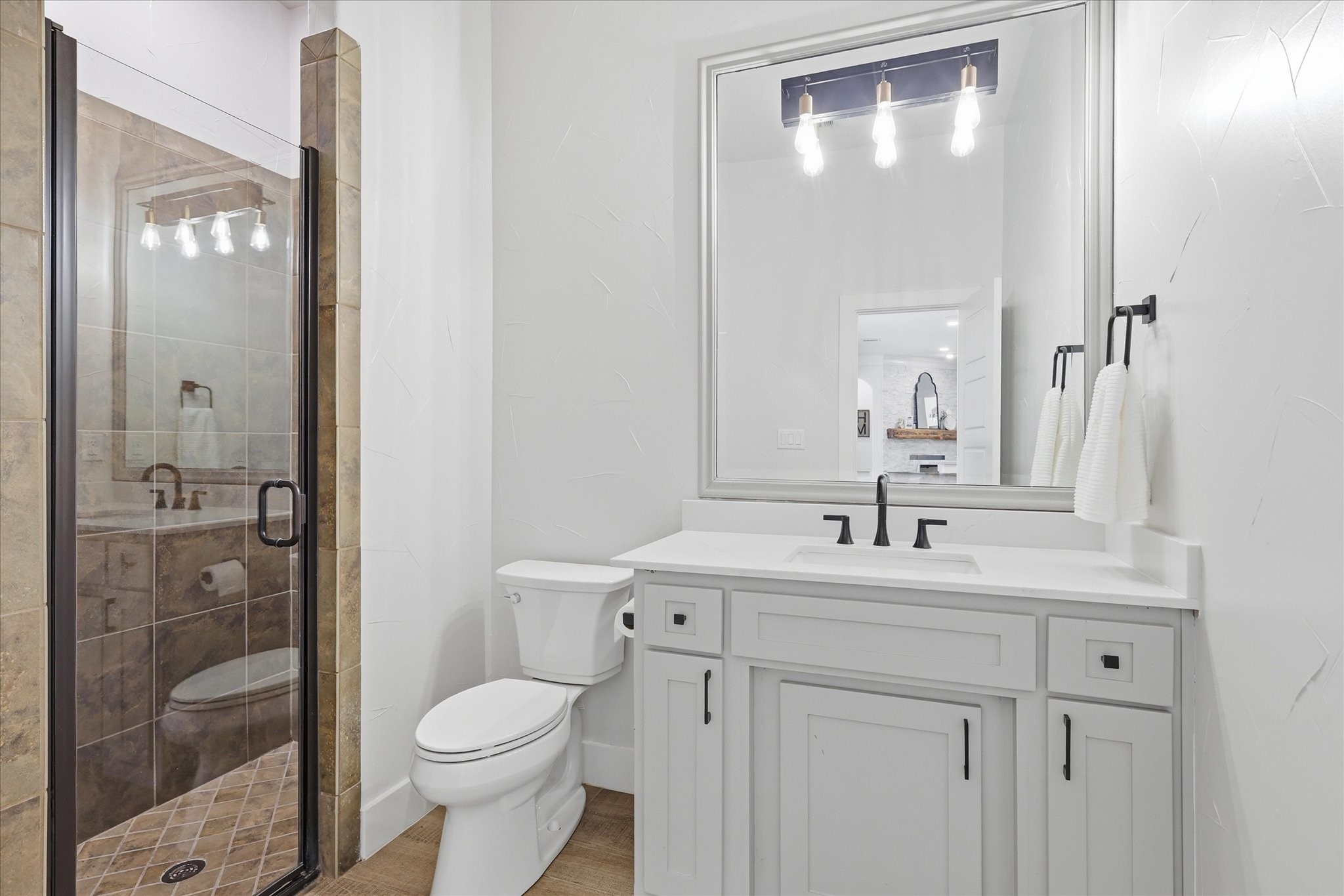 3408 Comanche Trail