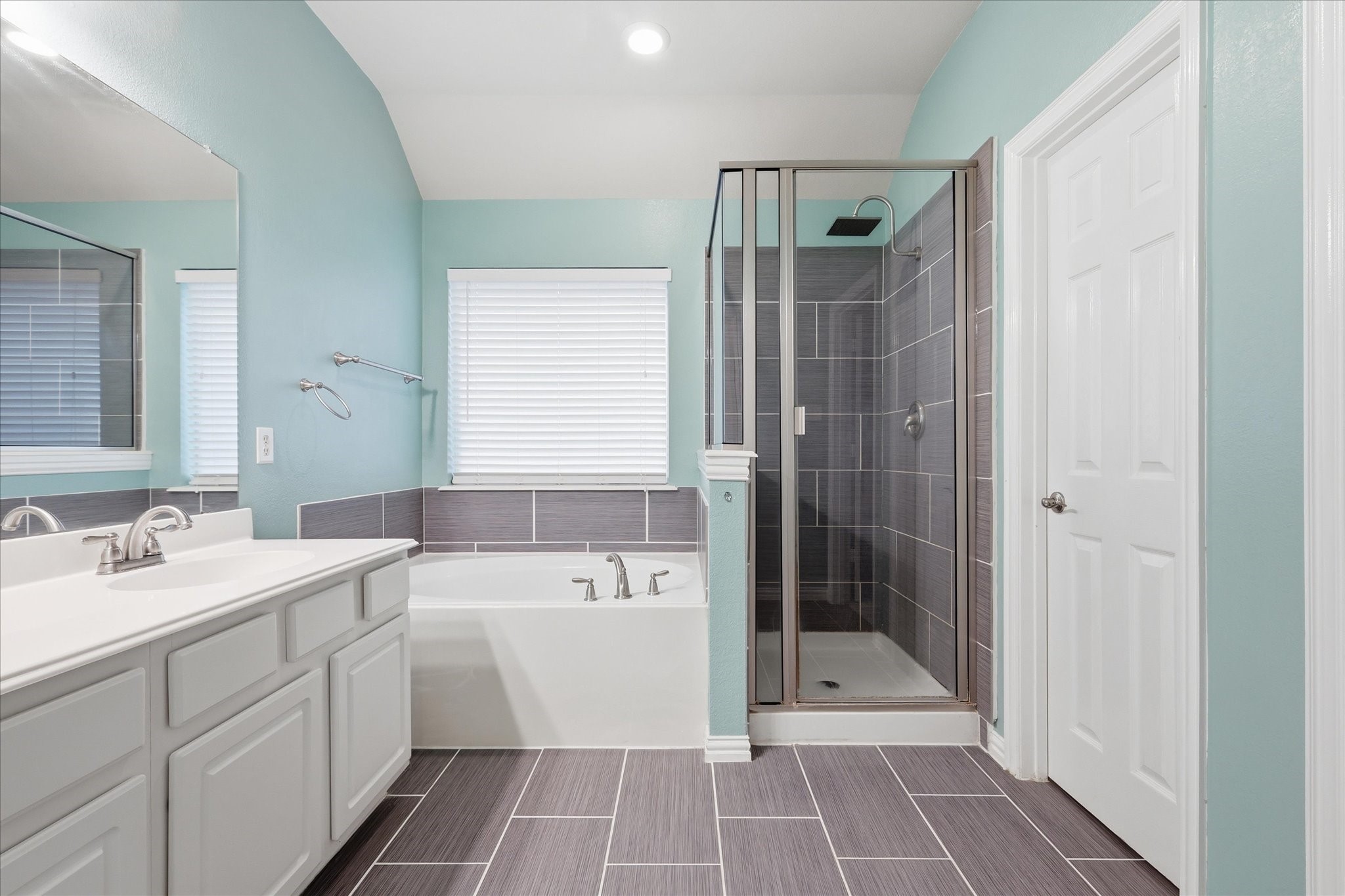 520 E Sandra Lane