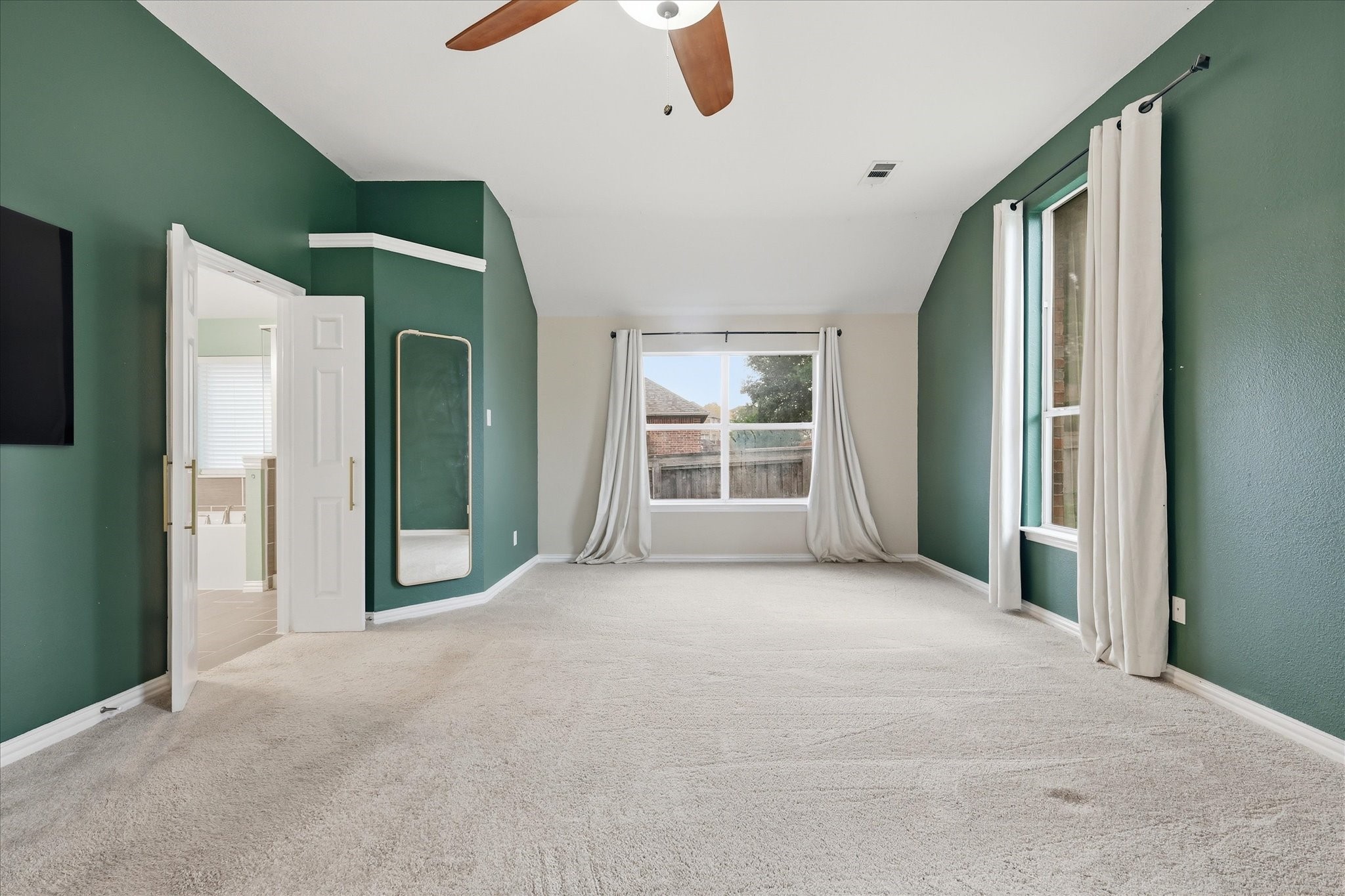 520 E Sandra Lane