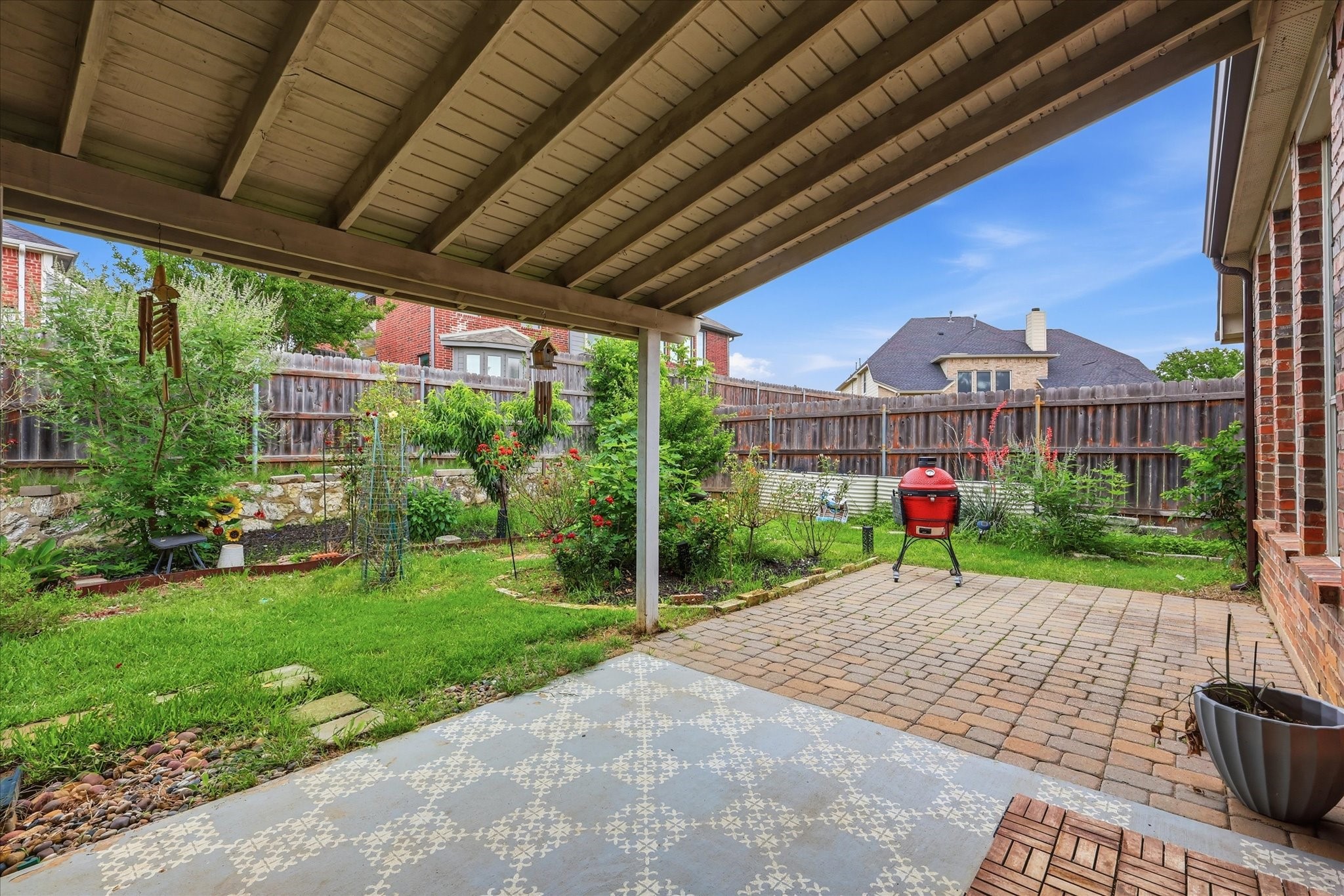 520 E Sandra Lane