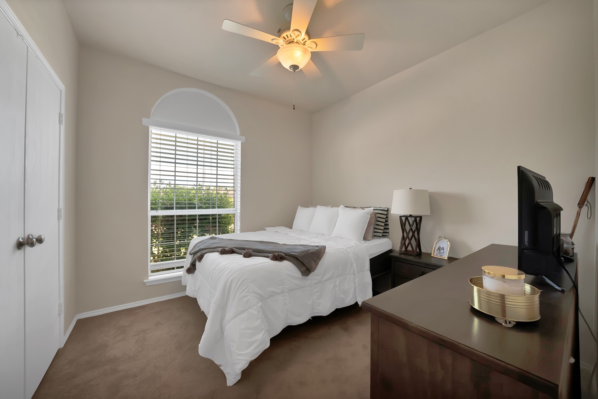2725 Ensenada Lane
