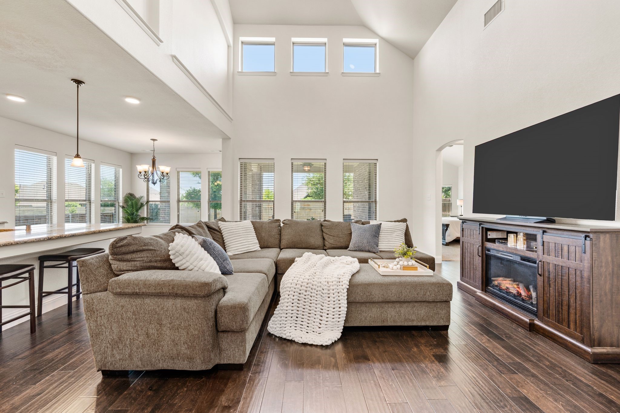 216 Village Creek Drive