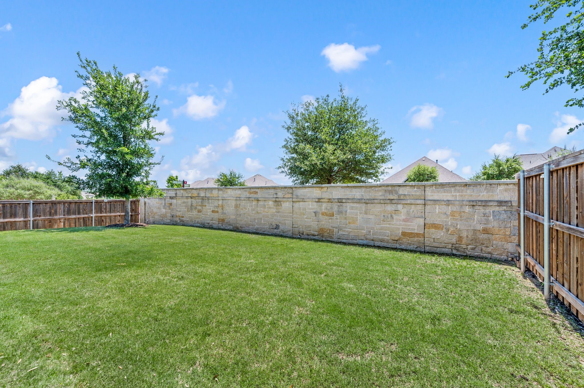 216 Village Creek Drive