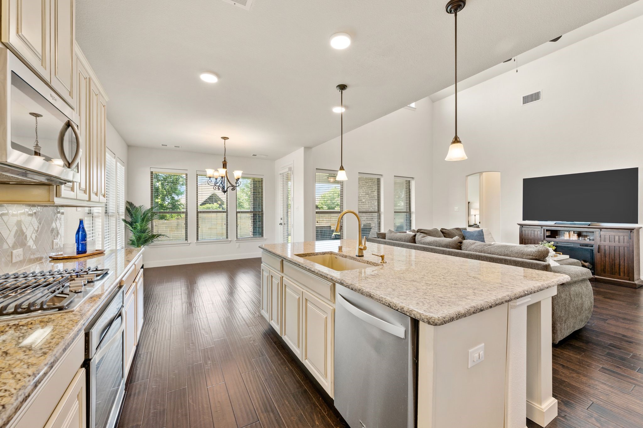 216 Village Creek Drive