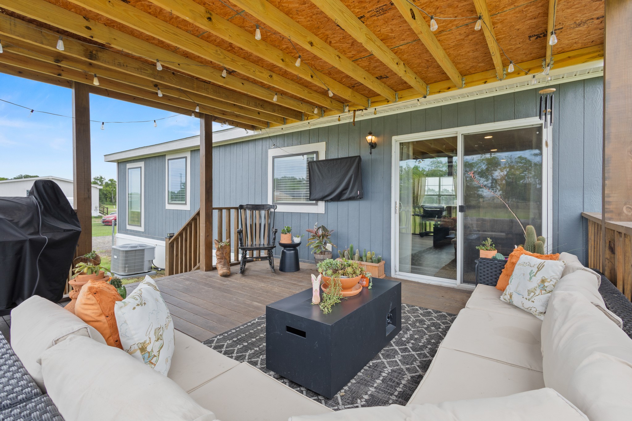 2827 Grays Prairie Lane
