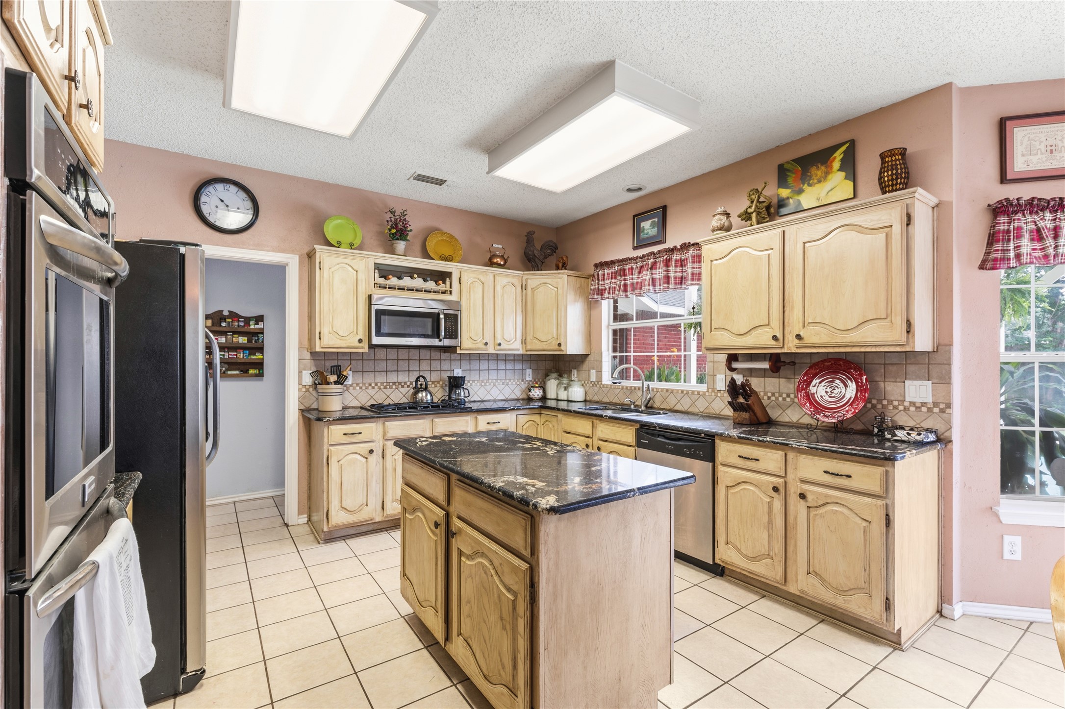 7604 Oak Knoll Drive