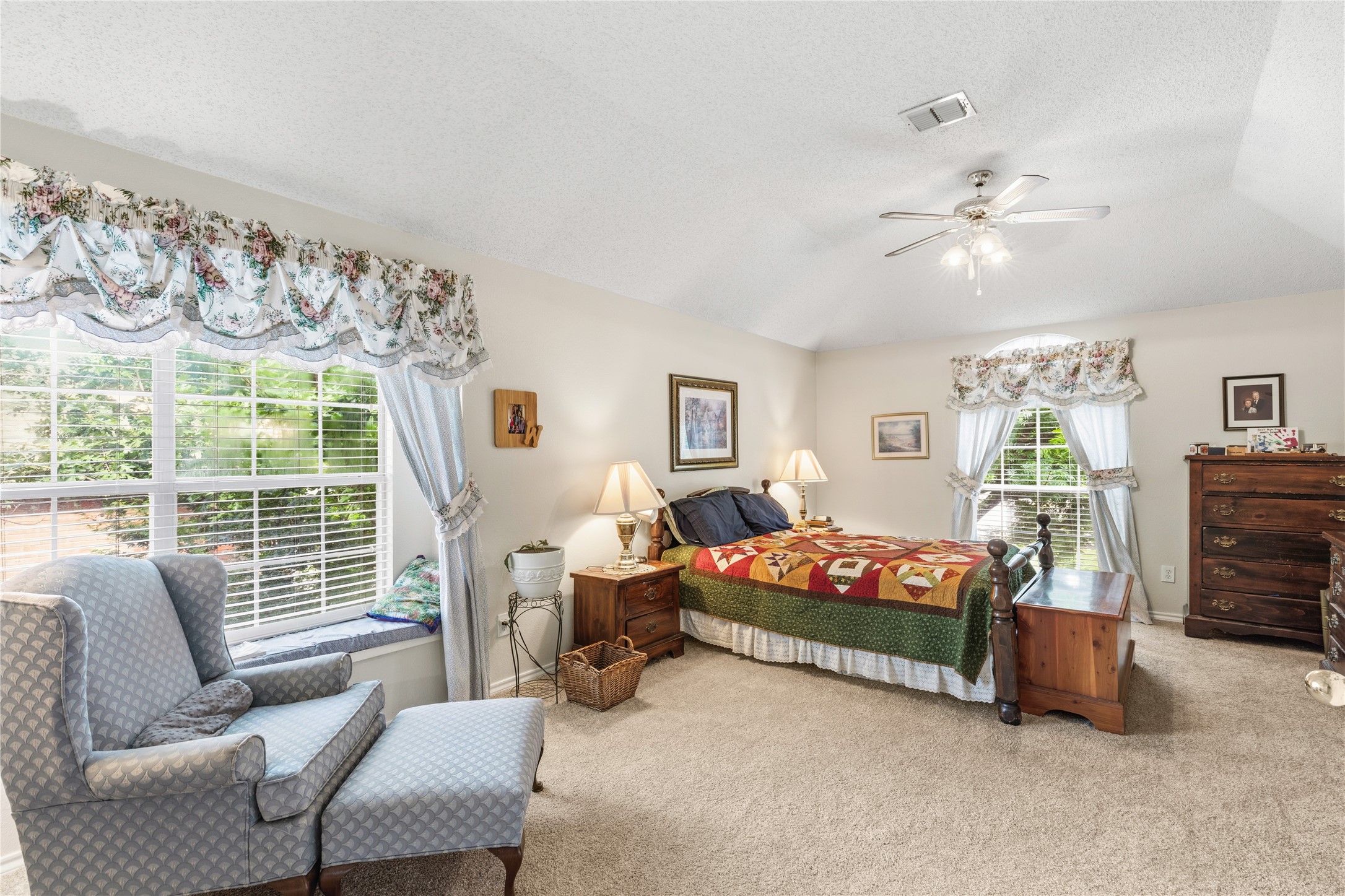 7604 Oak Knoll Drive