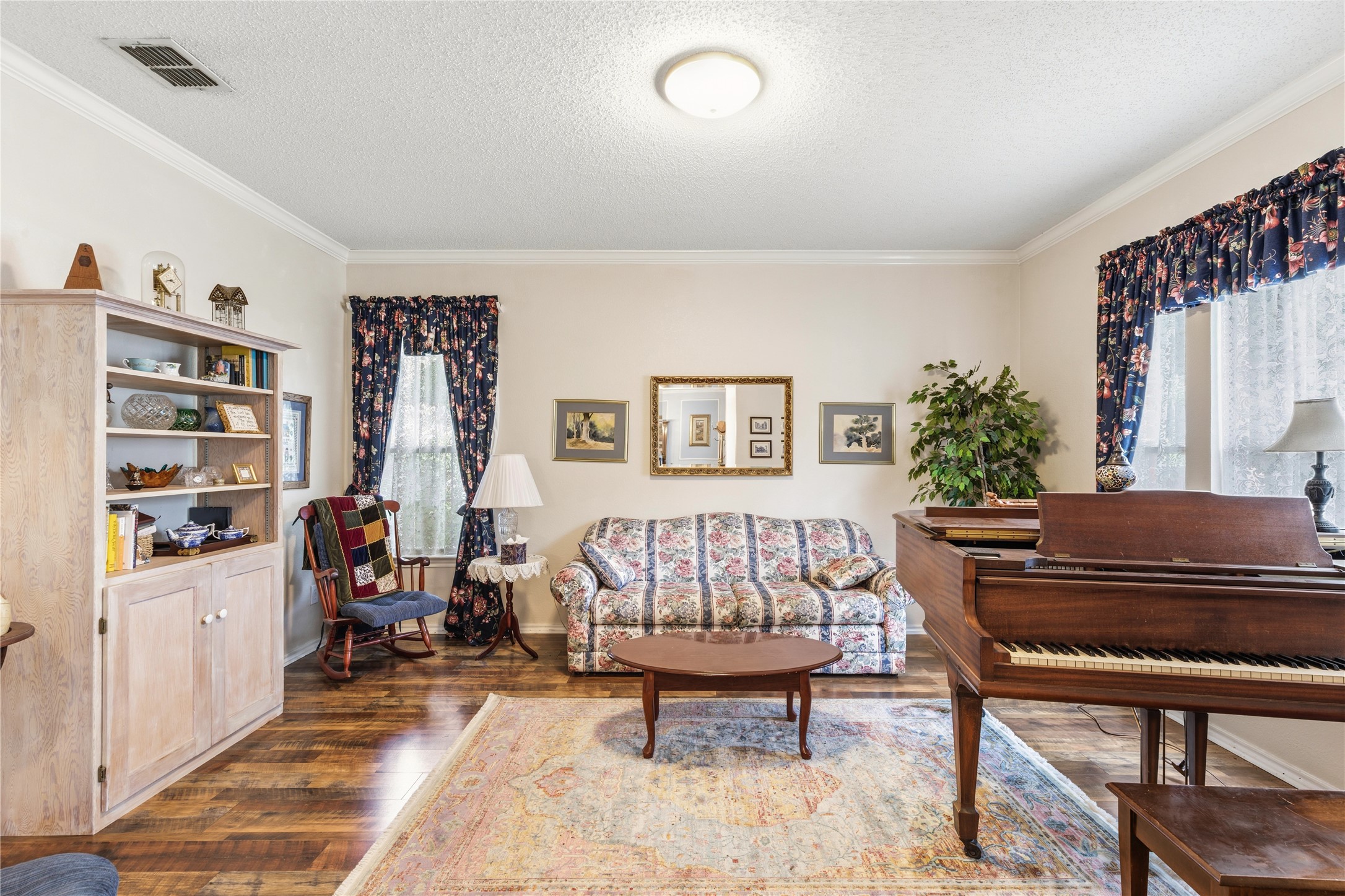 7604 Oak Knoll Drive