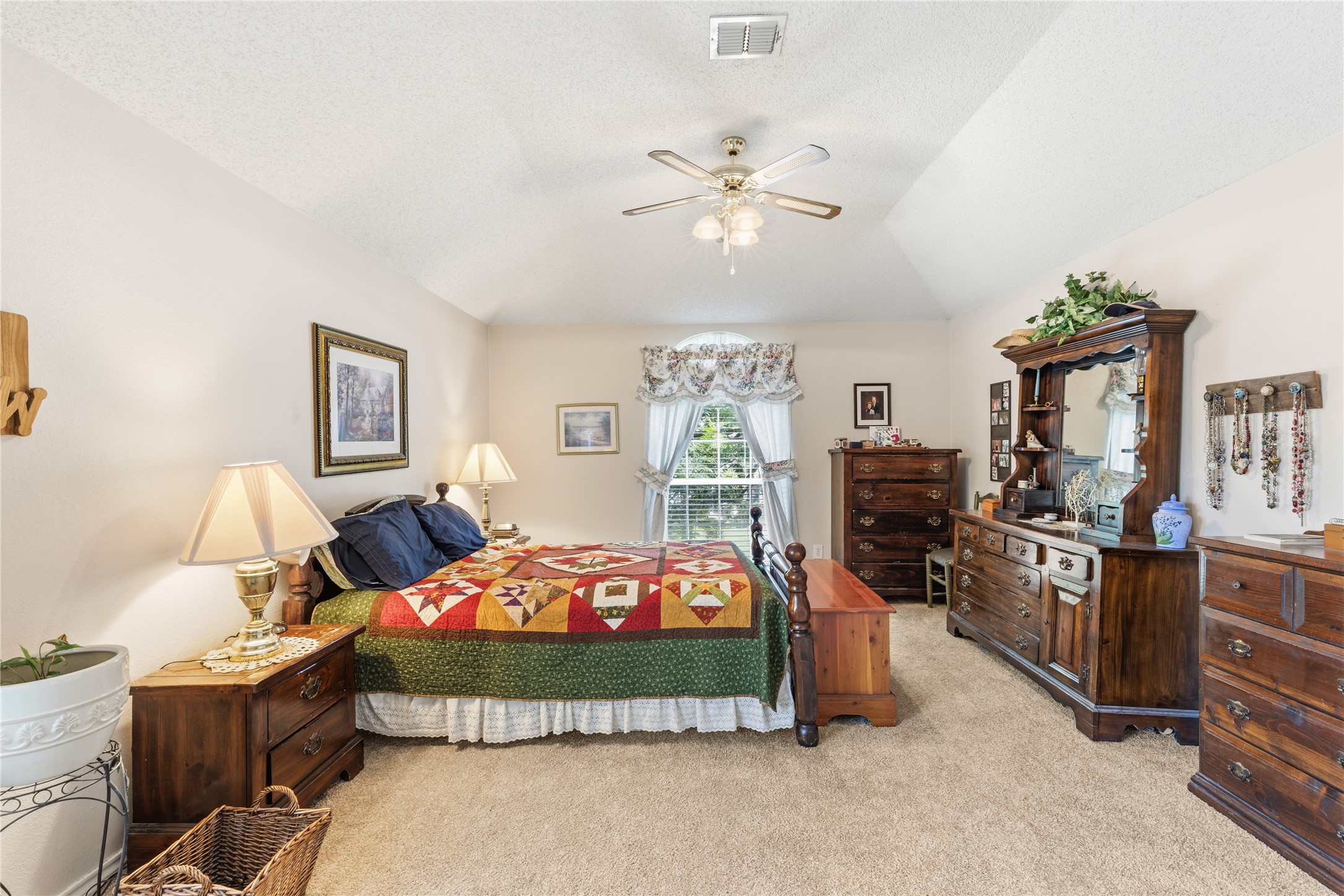 7604 Oak Knoll Drive