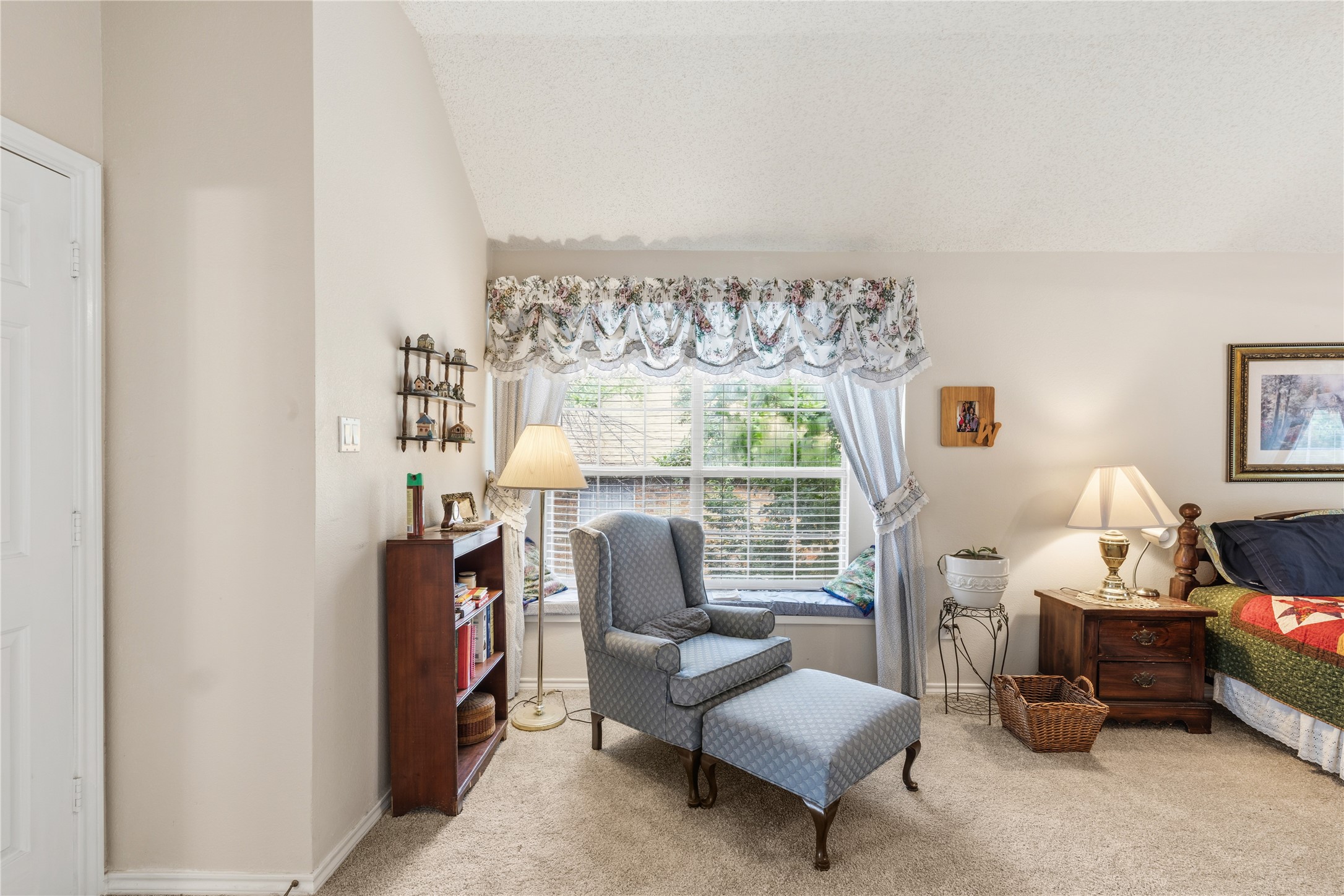 7604 Oak Knoll Drive