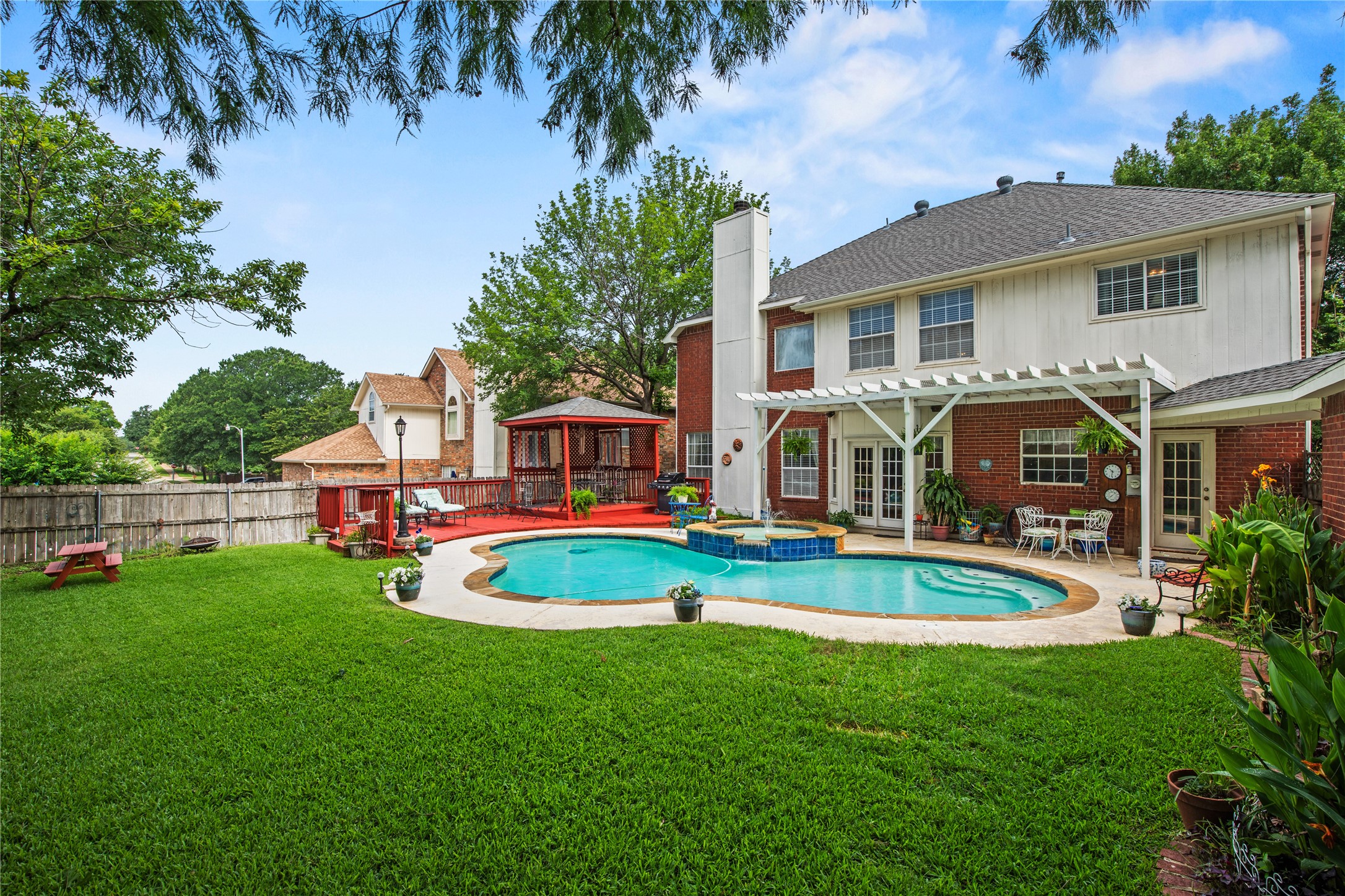 7604 Oak Knoll Drive