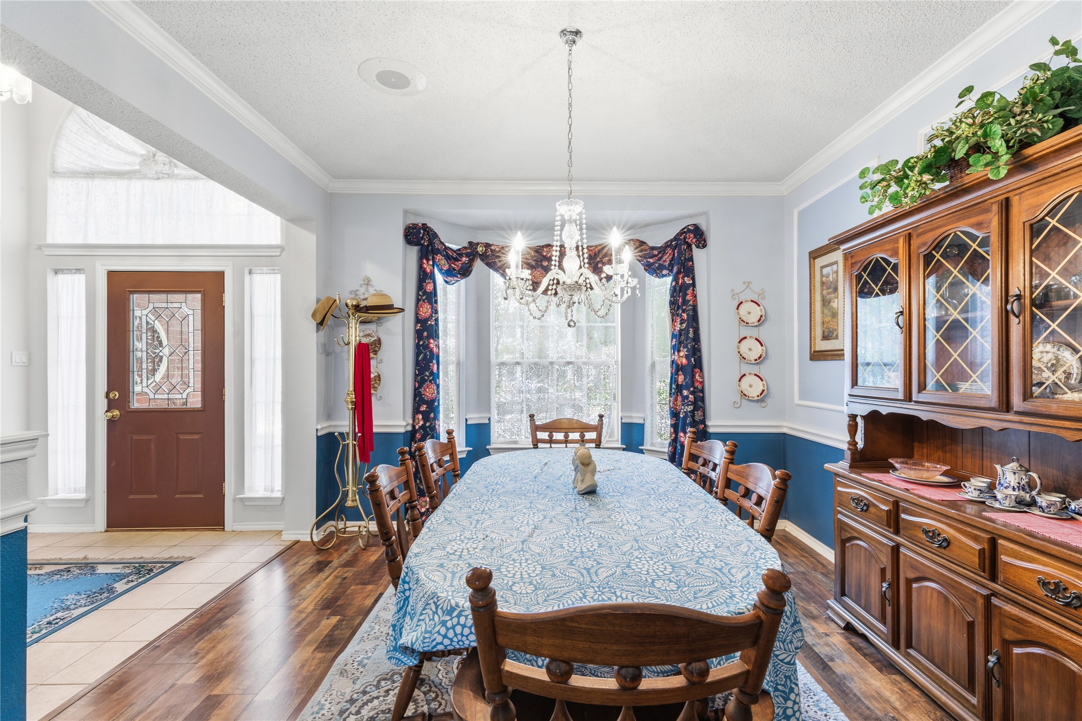 7604 Oak Knoll Drive