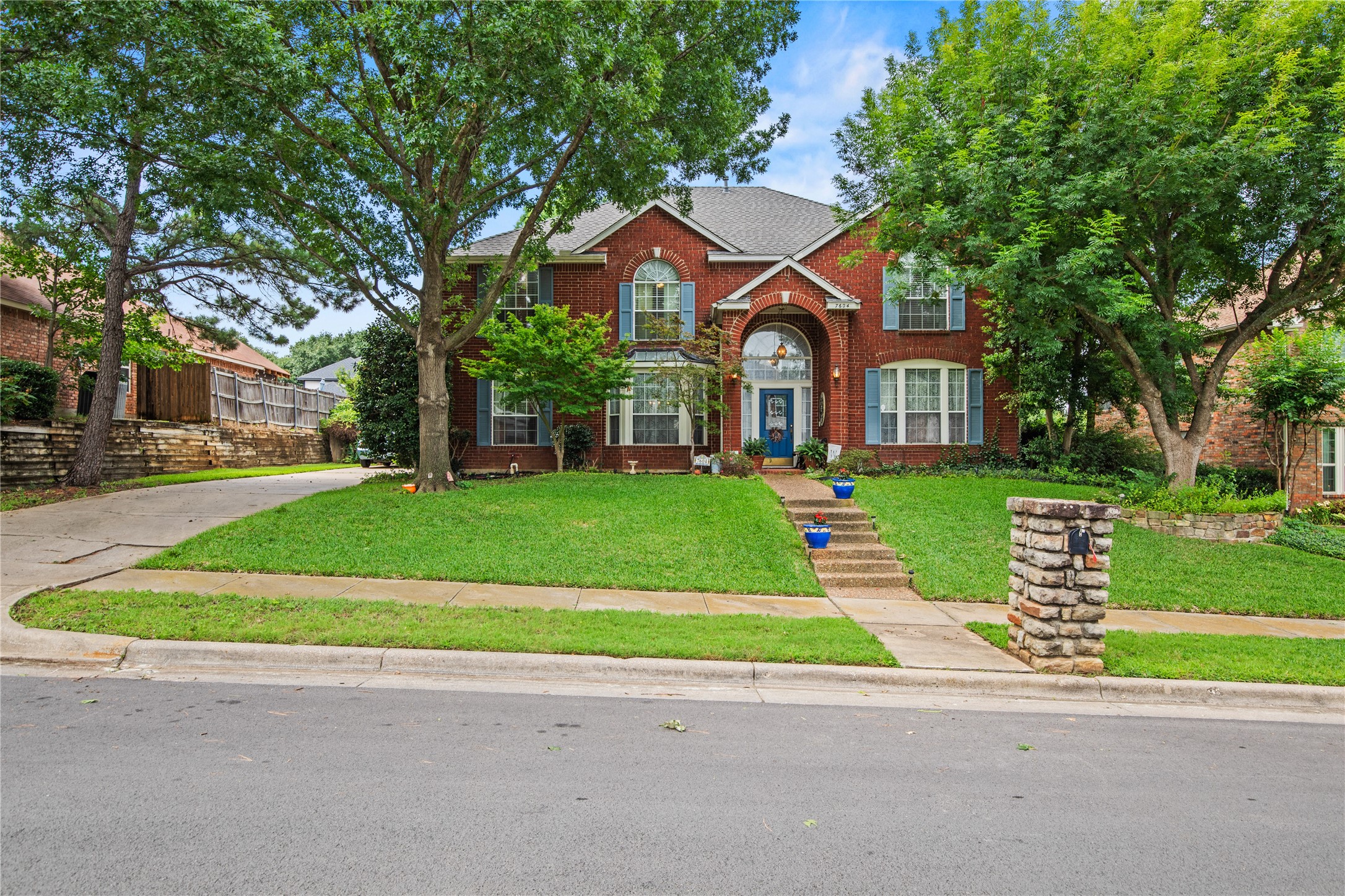 7604 Oak Knoll Drive