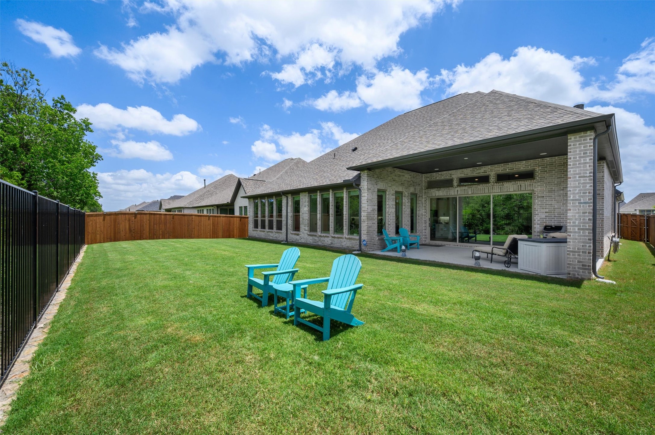 1914 Benedetto Way