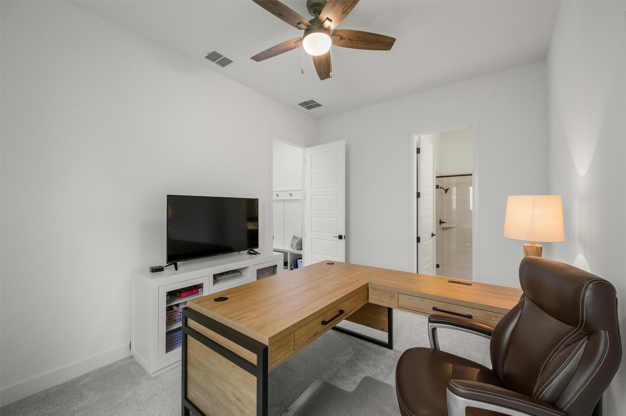 1914 Benedetto Way