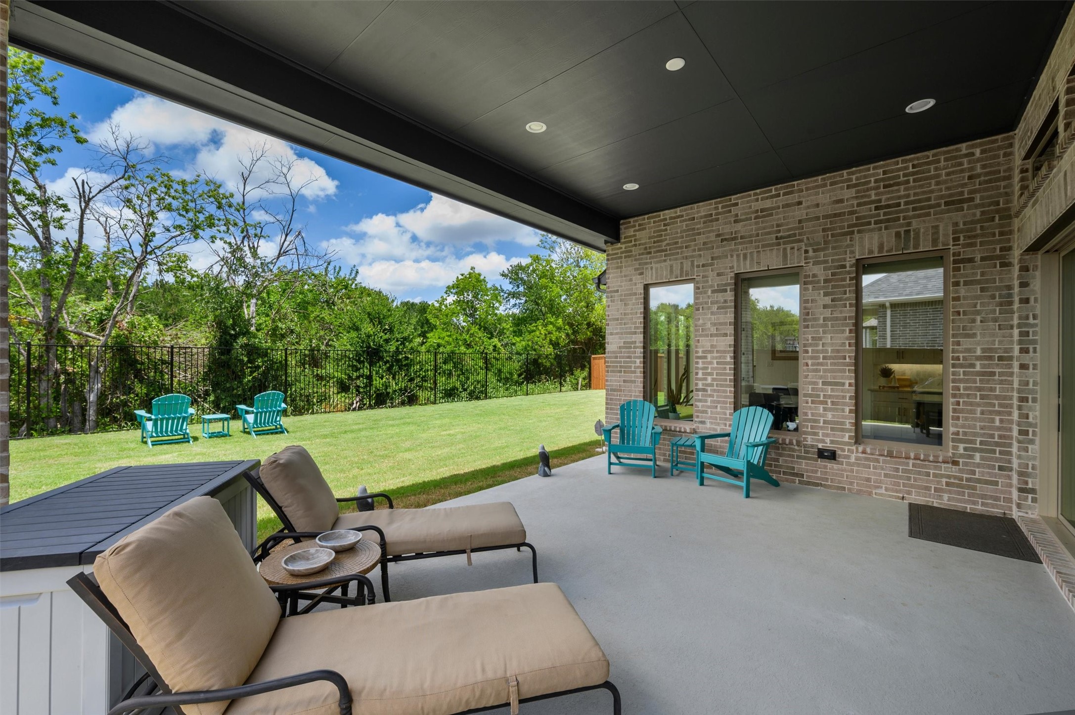 1914 Benedetto Way