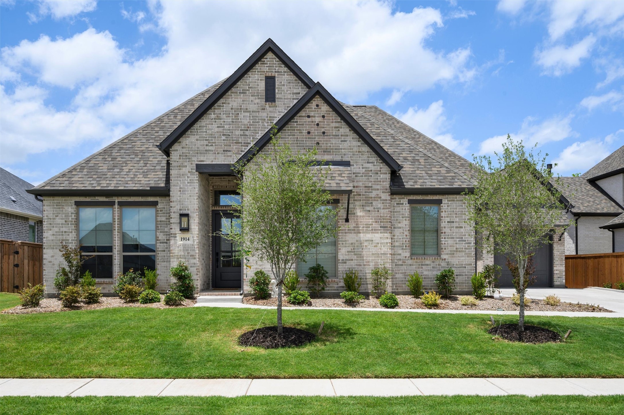 1914 Benedetto Way
