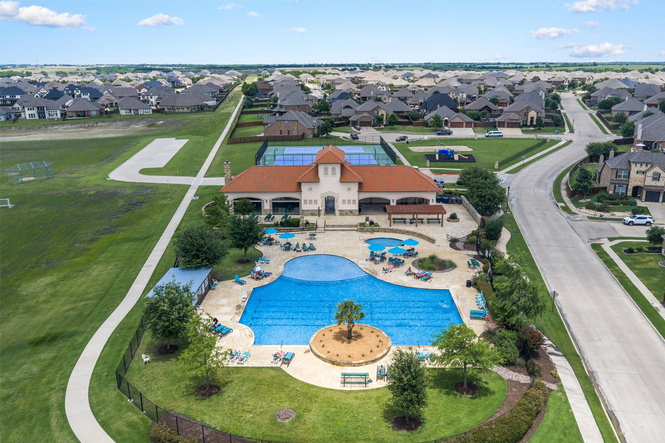 1914 Benedetto Way