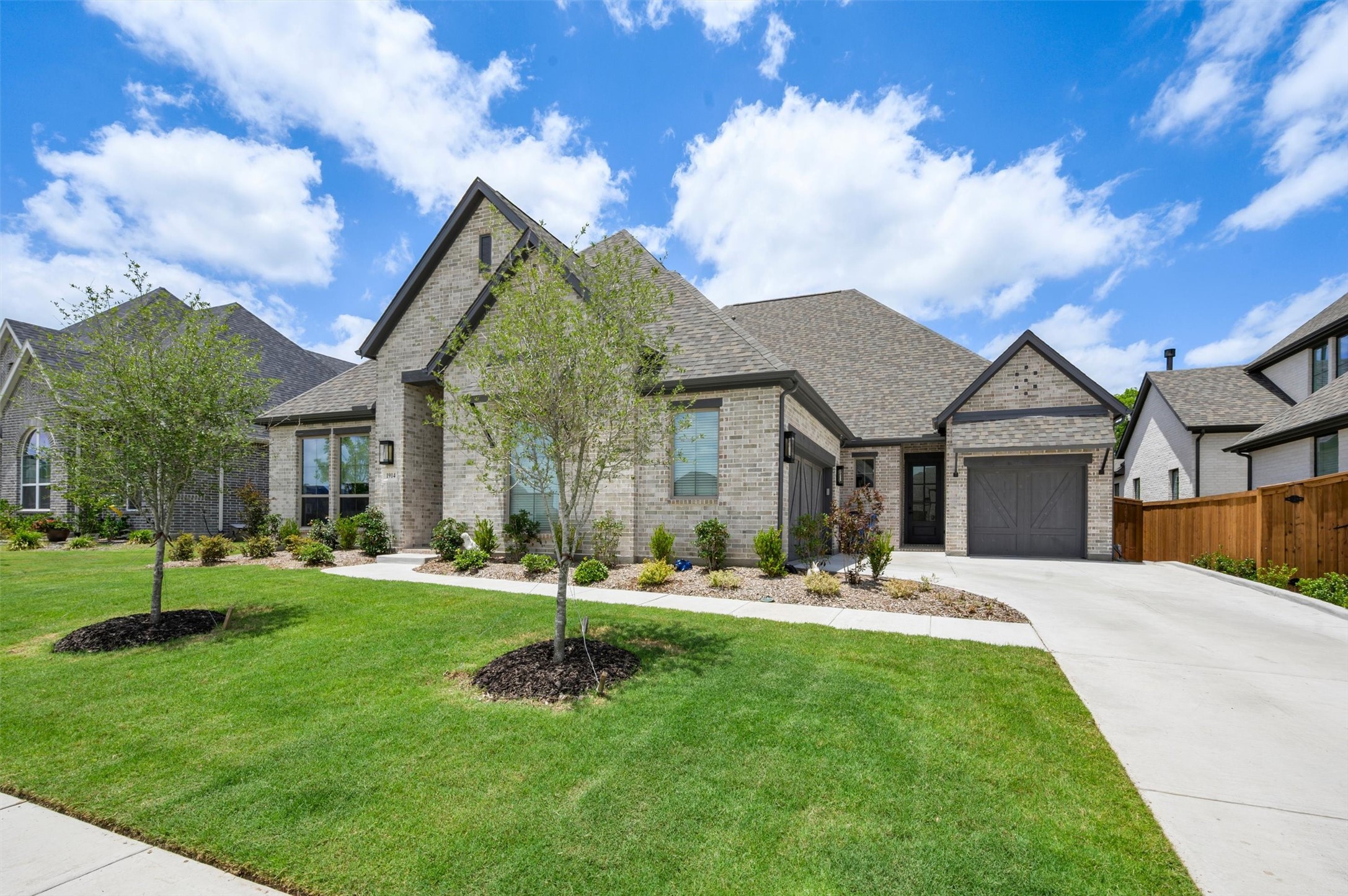 1914 Benedetto Way
