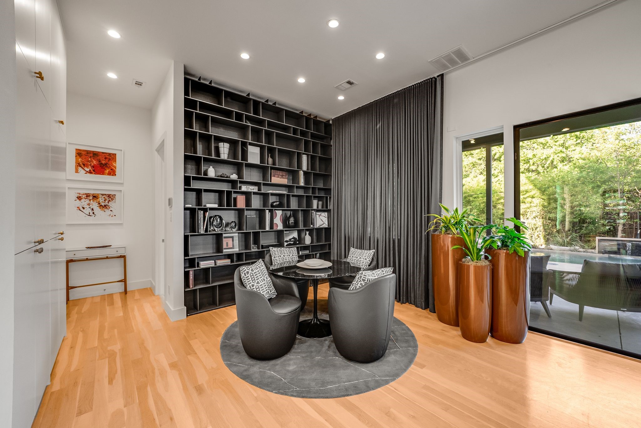 9960 Mixon Drive