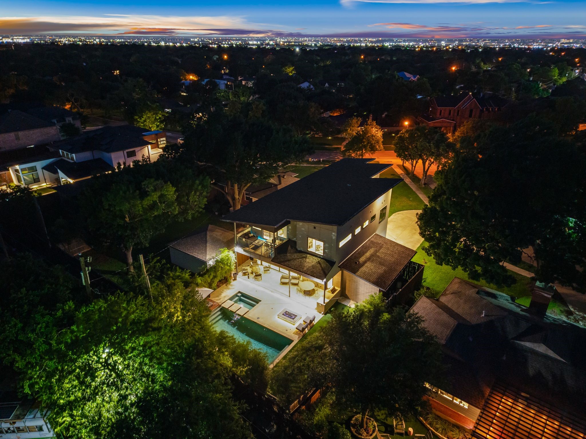 9960 Mixon Drive