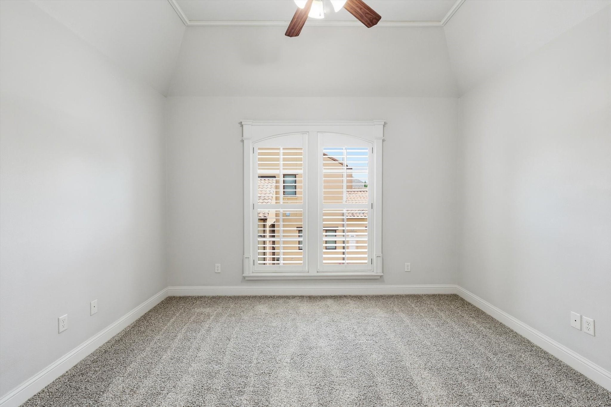 1805 Grosvenor Green