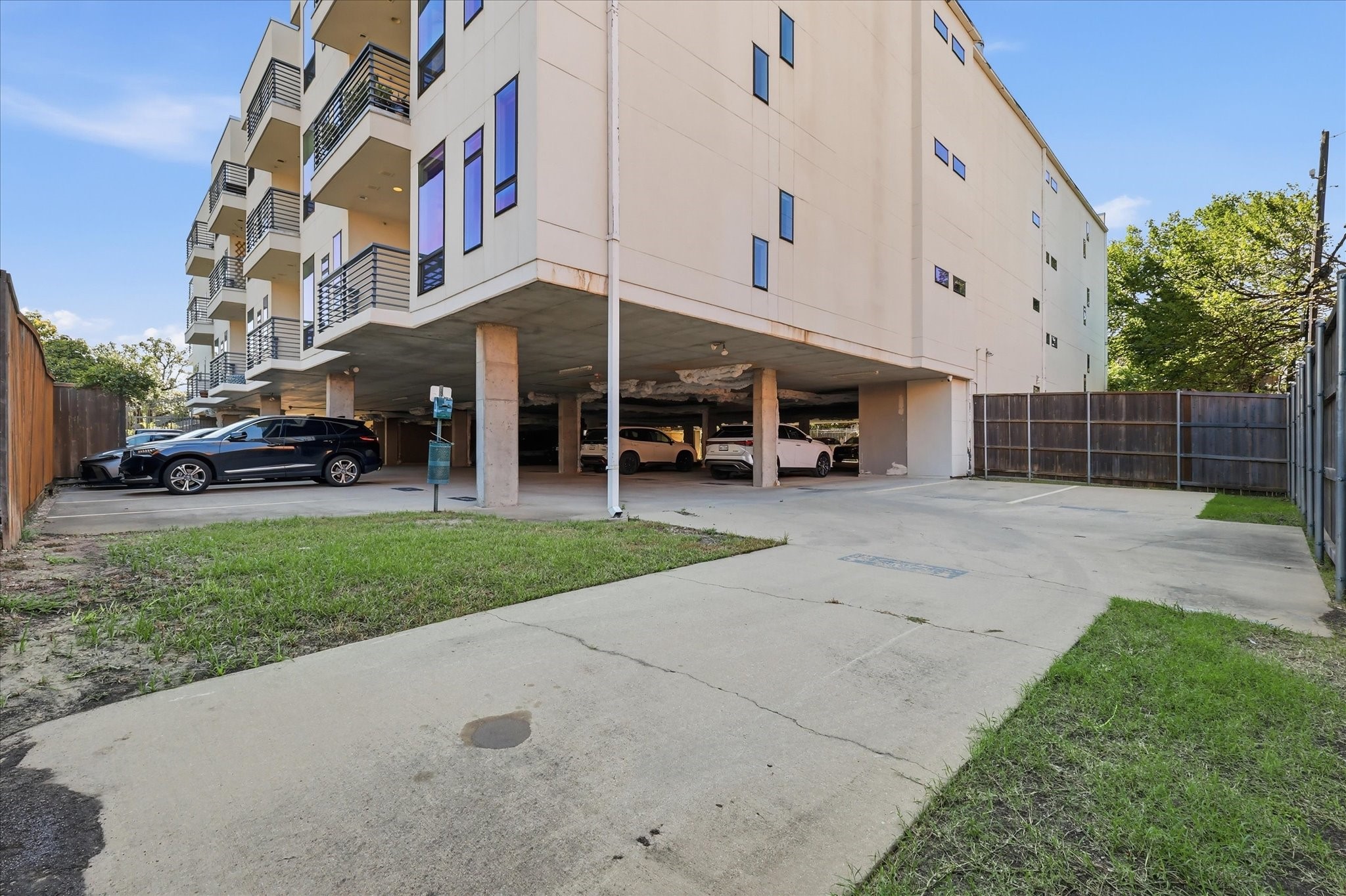 4107 Bowser Avenue 110