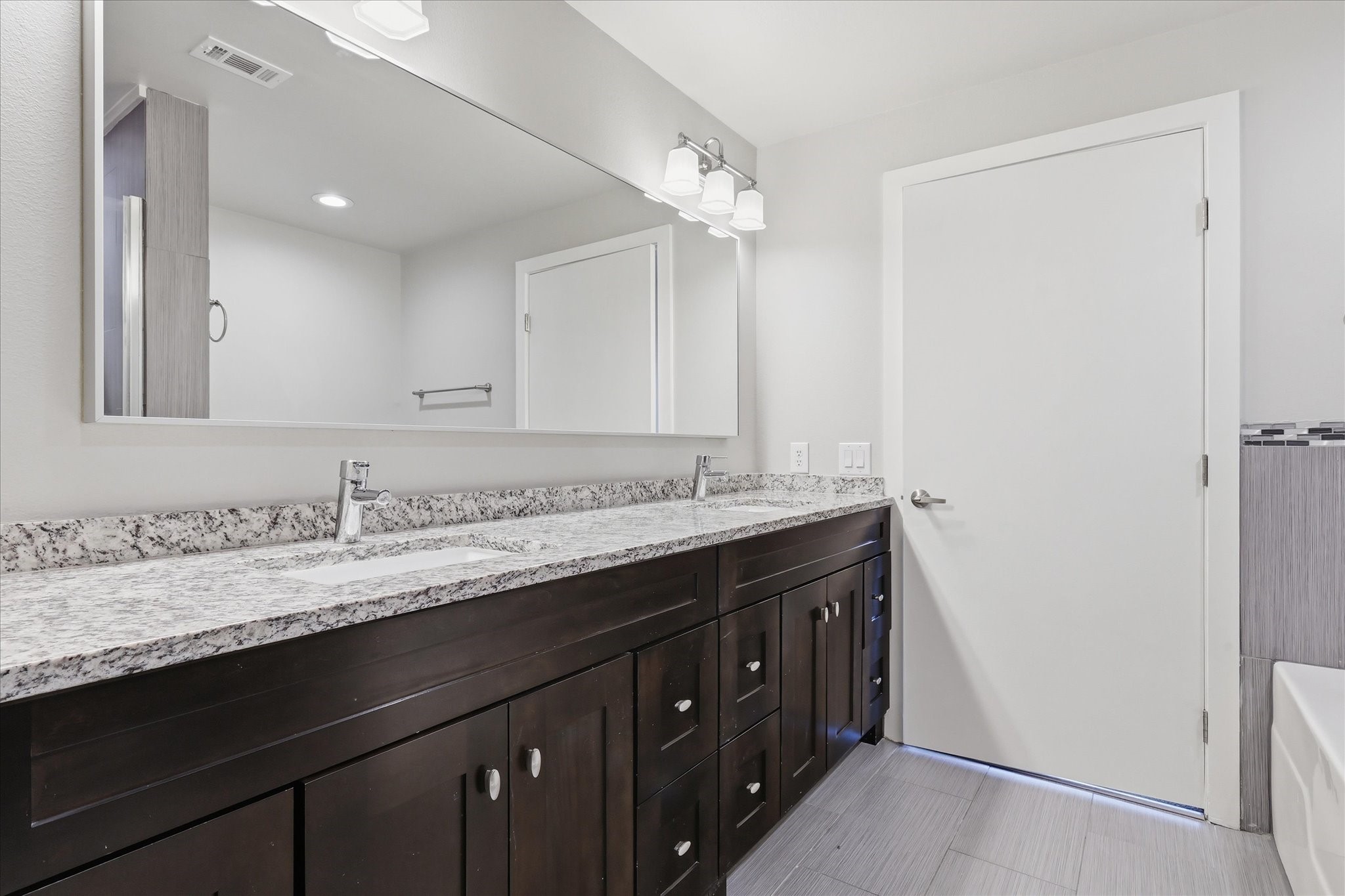 4107 Bowser Avenue 110