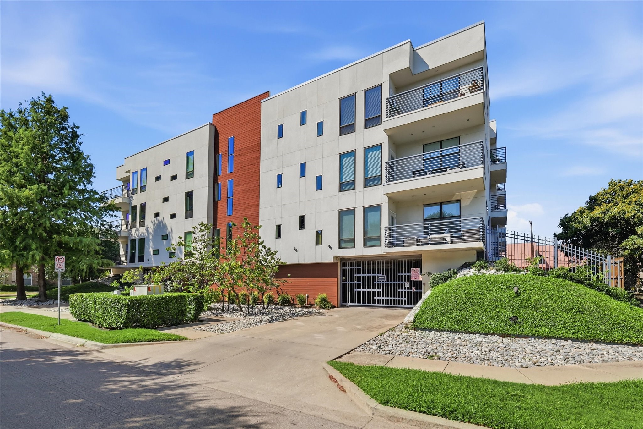 4107 Bowser Avenue 110