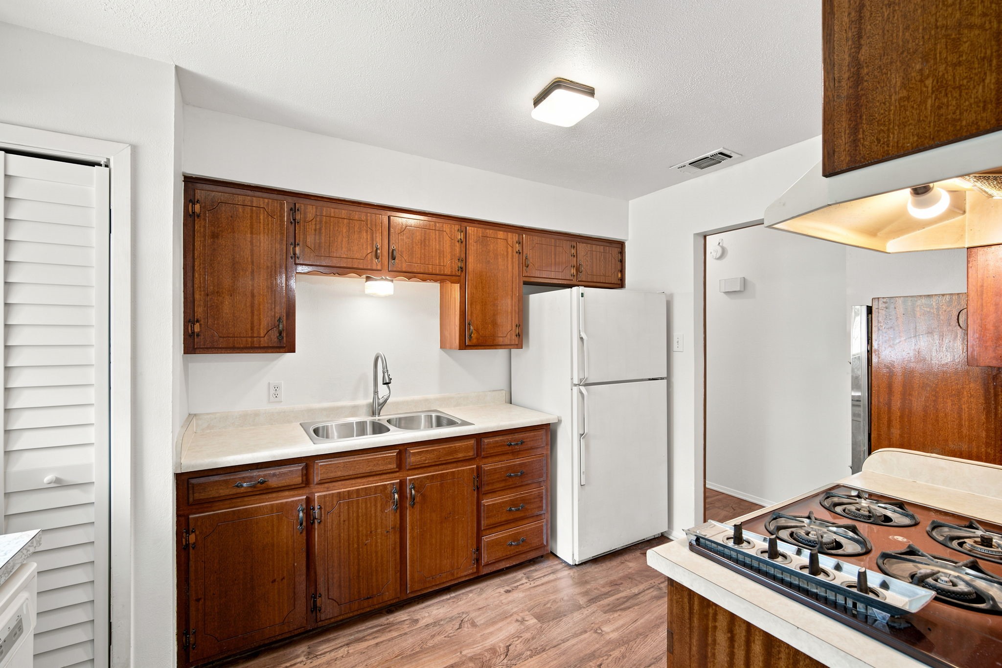 1508 Hillside Drive