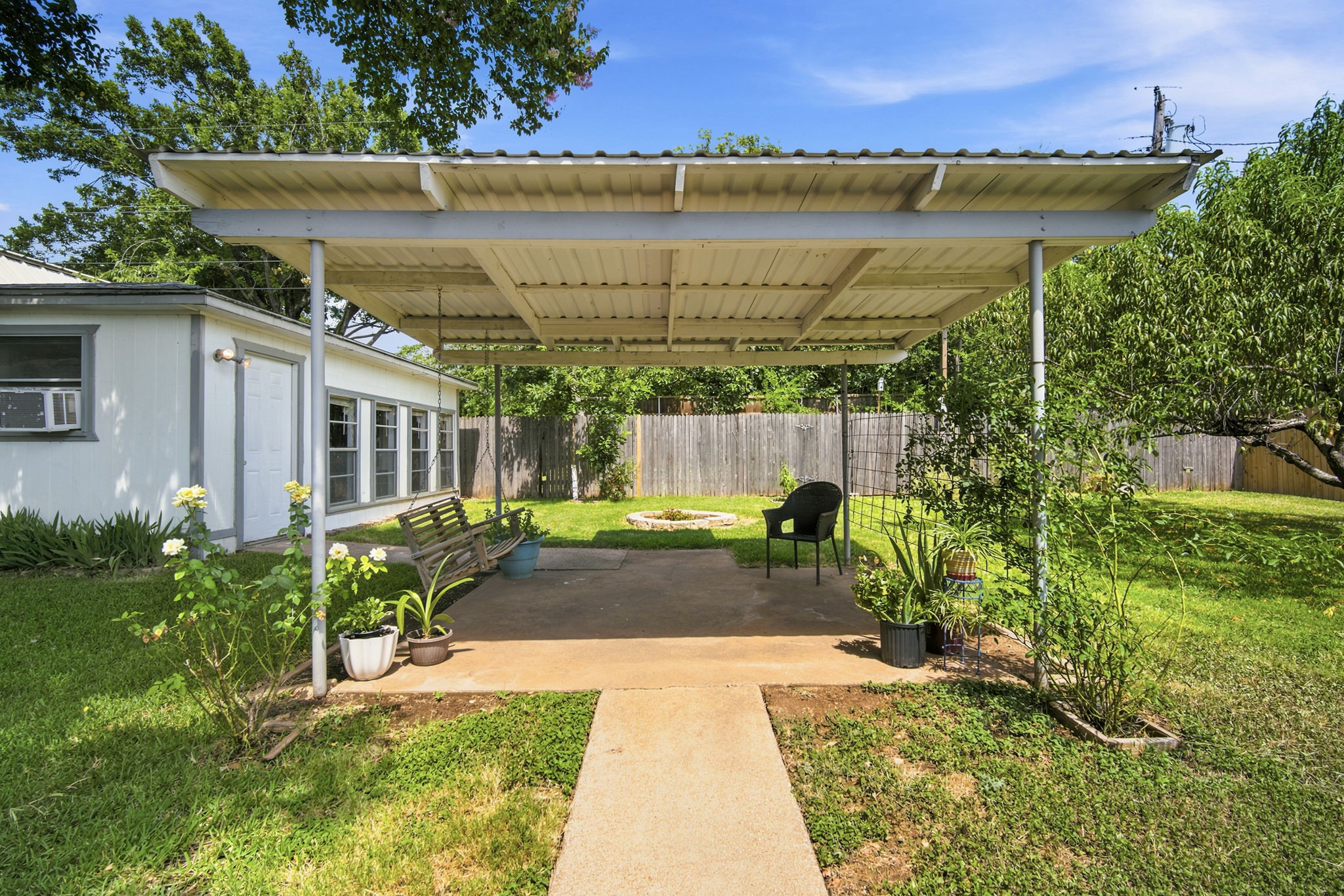 1508 Hillside Drive
