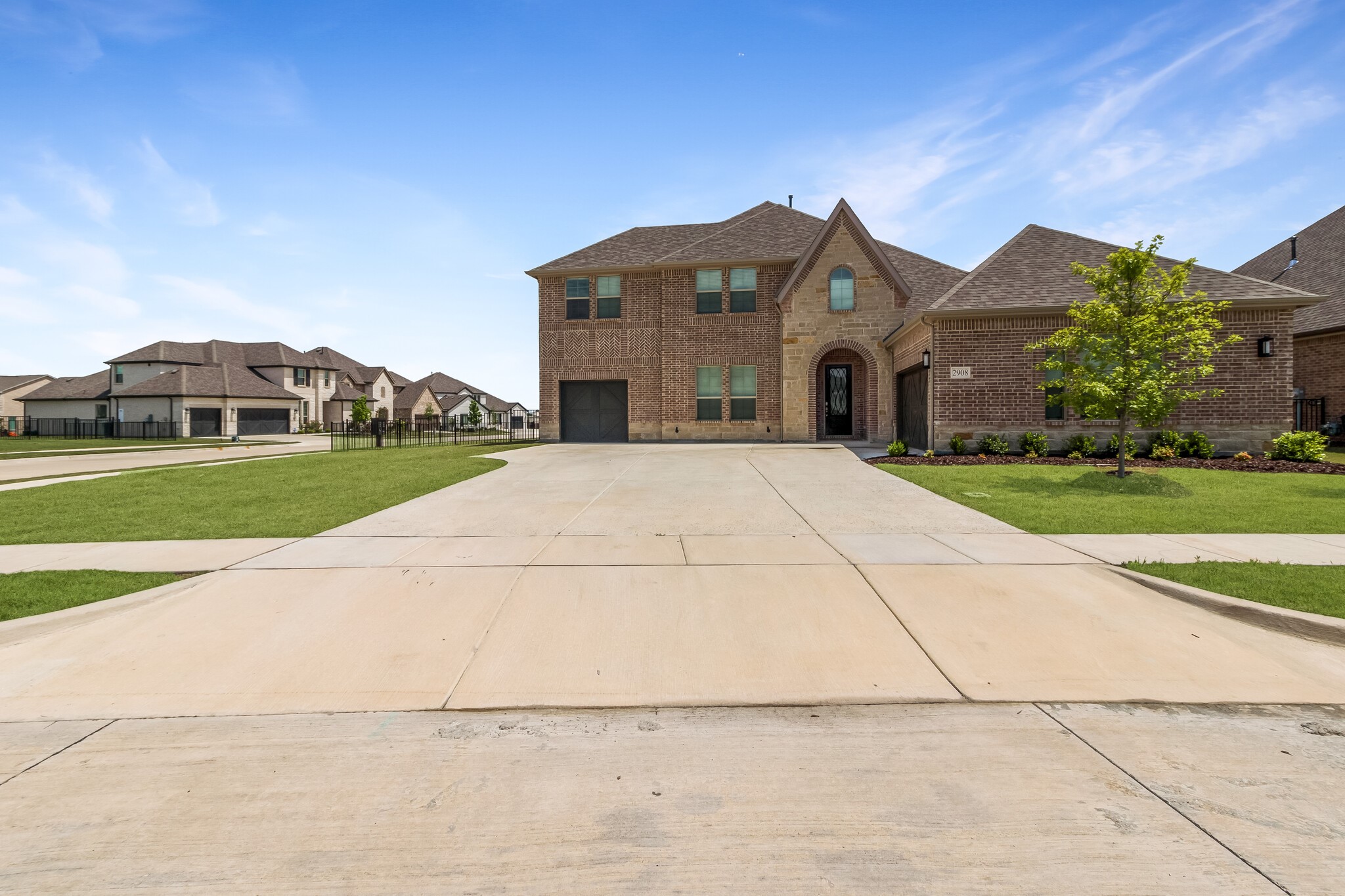 2908 Standing Tall Court