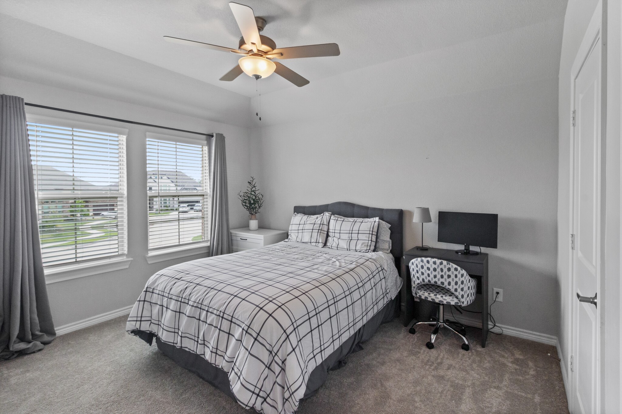2908 Standing Tall Court